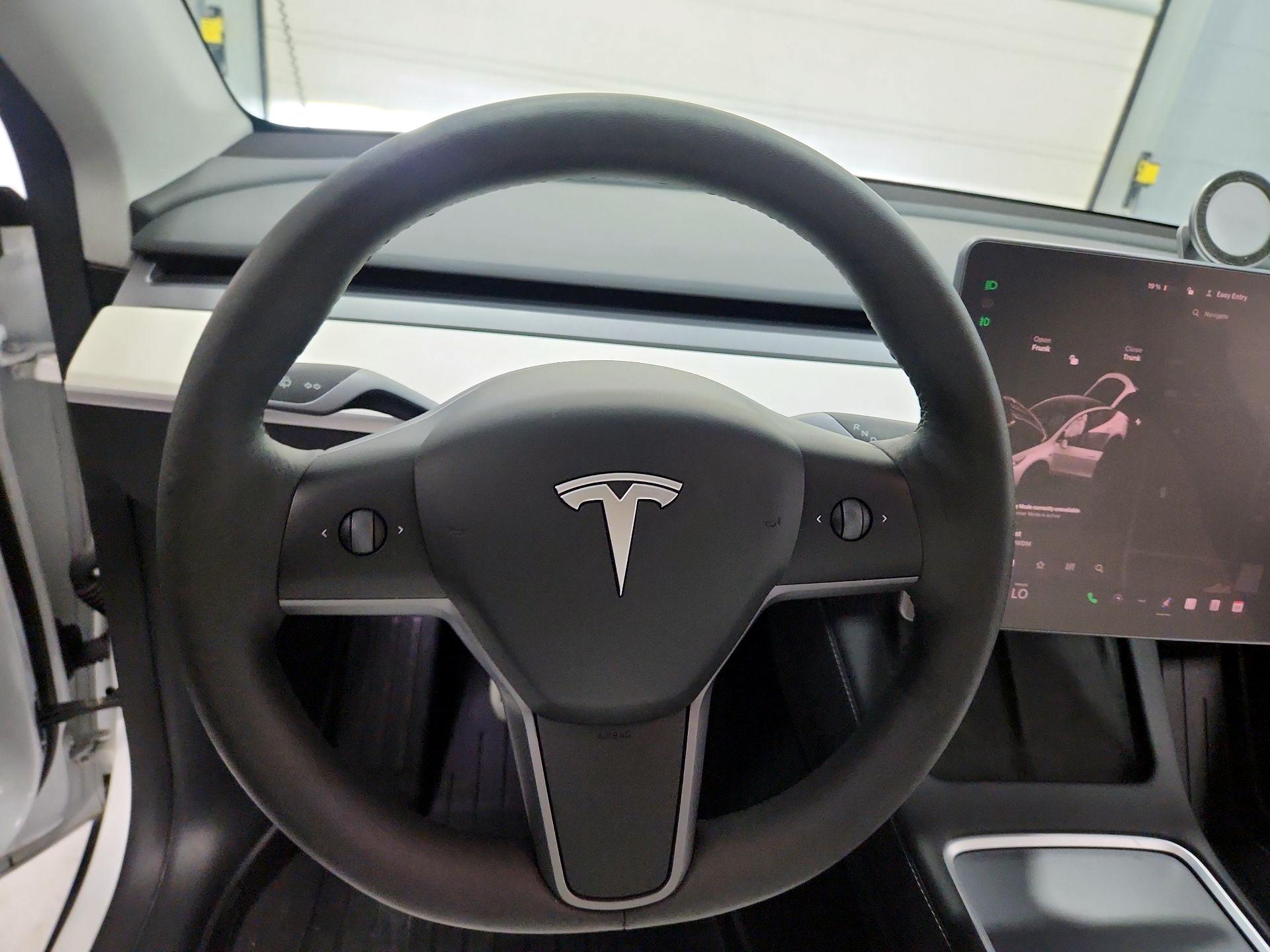 Thumbnail: 2023 Tesla Model Y - 10