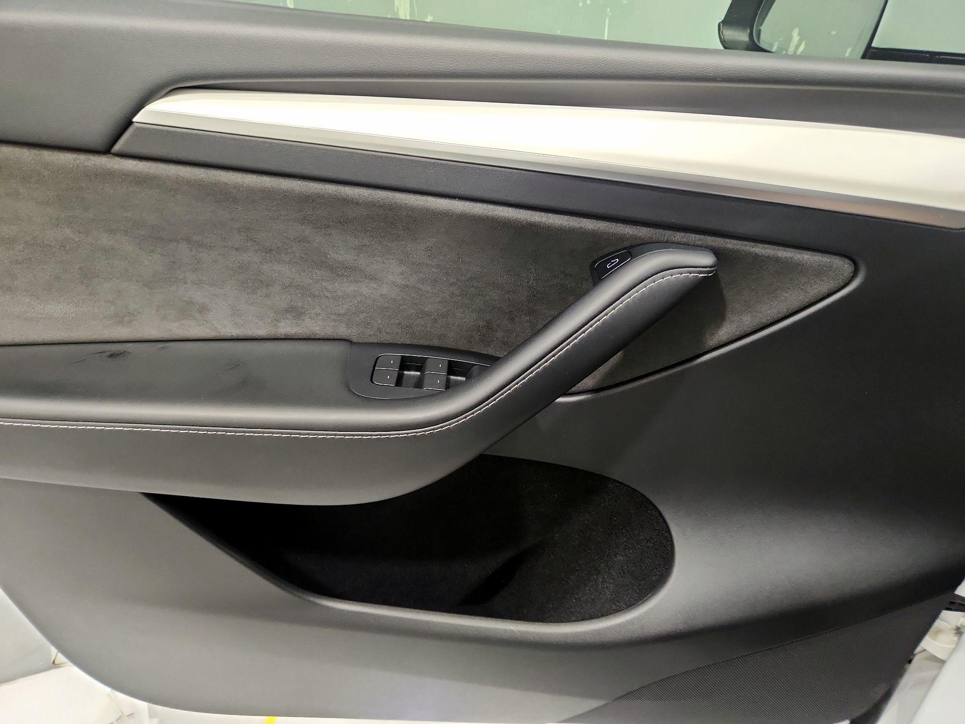 Thumbnail: 2023 Tesla Model Y - 12