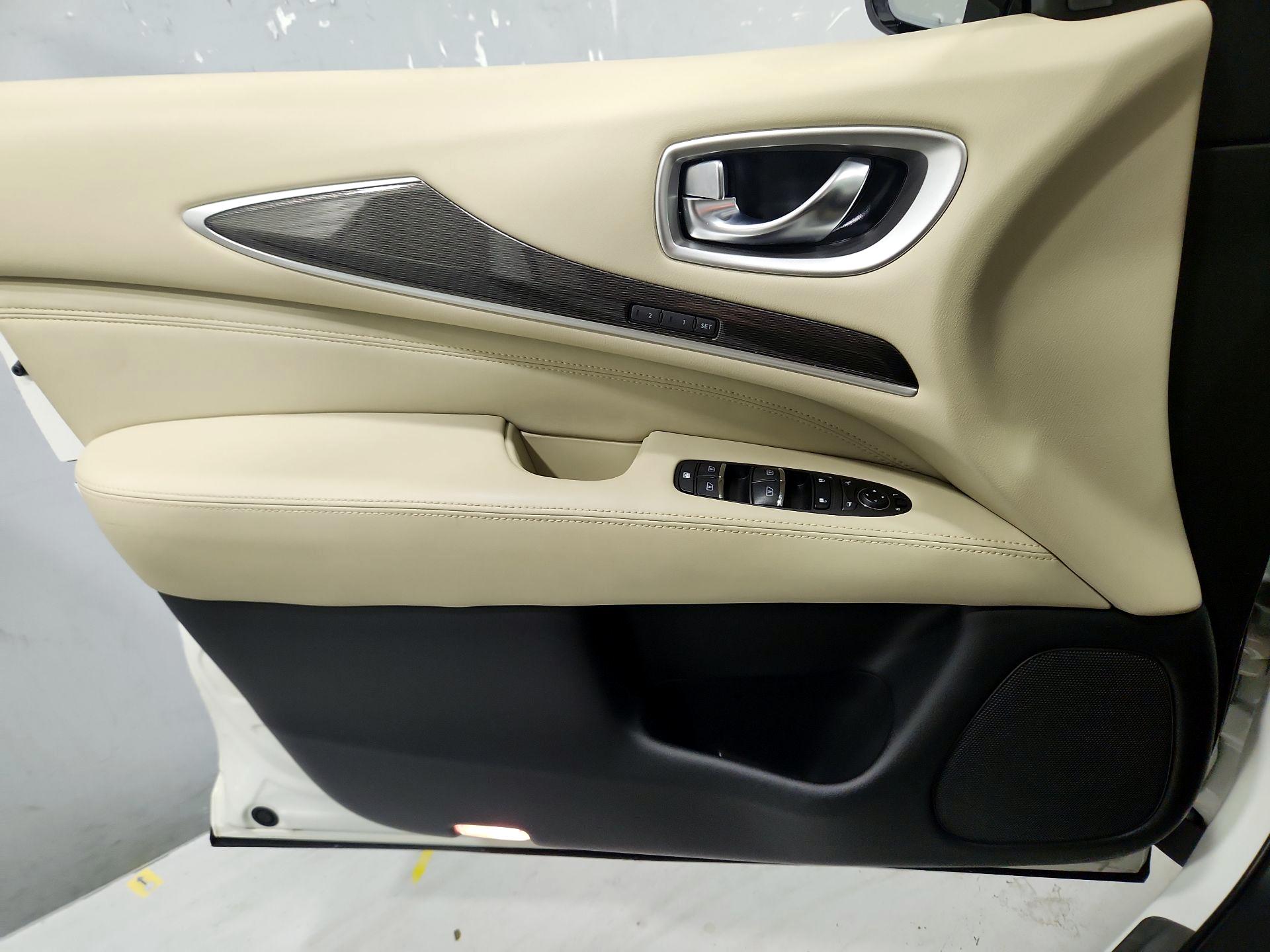 Thumbnail: 2018 INFINITI QX60 - 12
