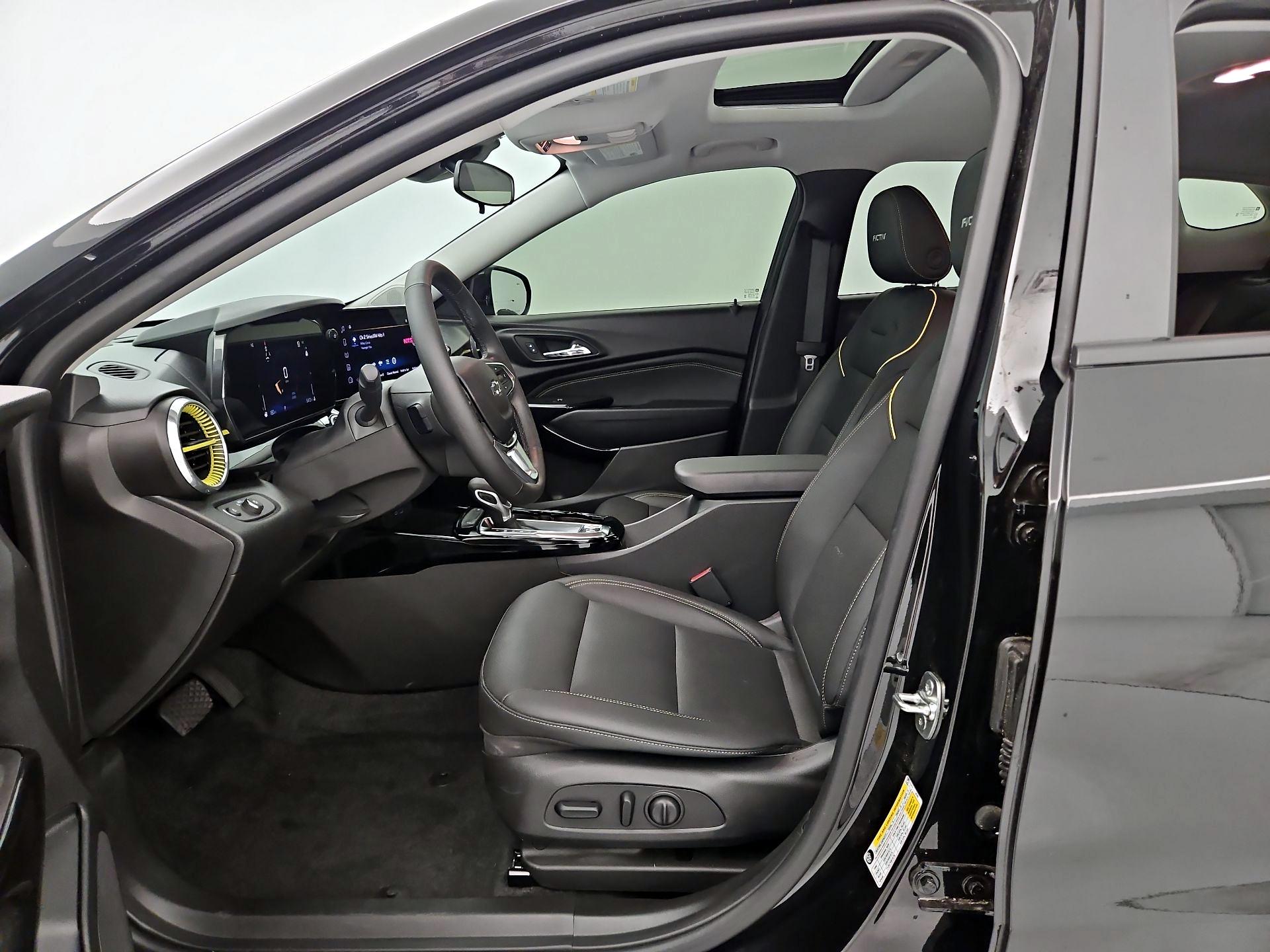 Thumbnail: 2025 Chevrolet Trax - 11