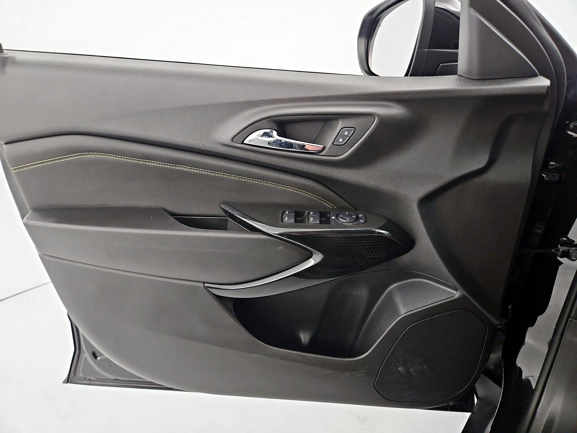 Thumbnail: 2025 Chevrolet Trax - 12