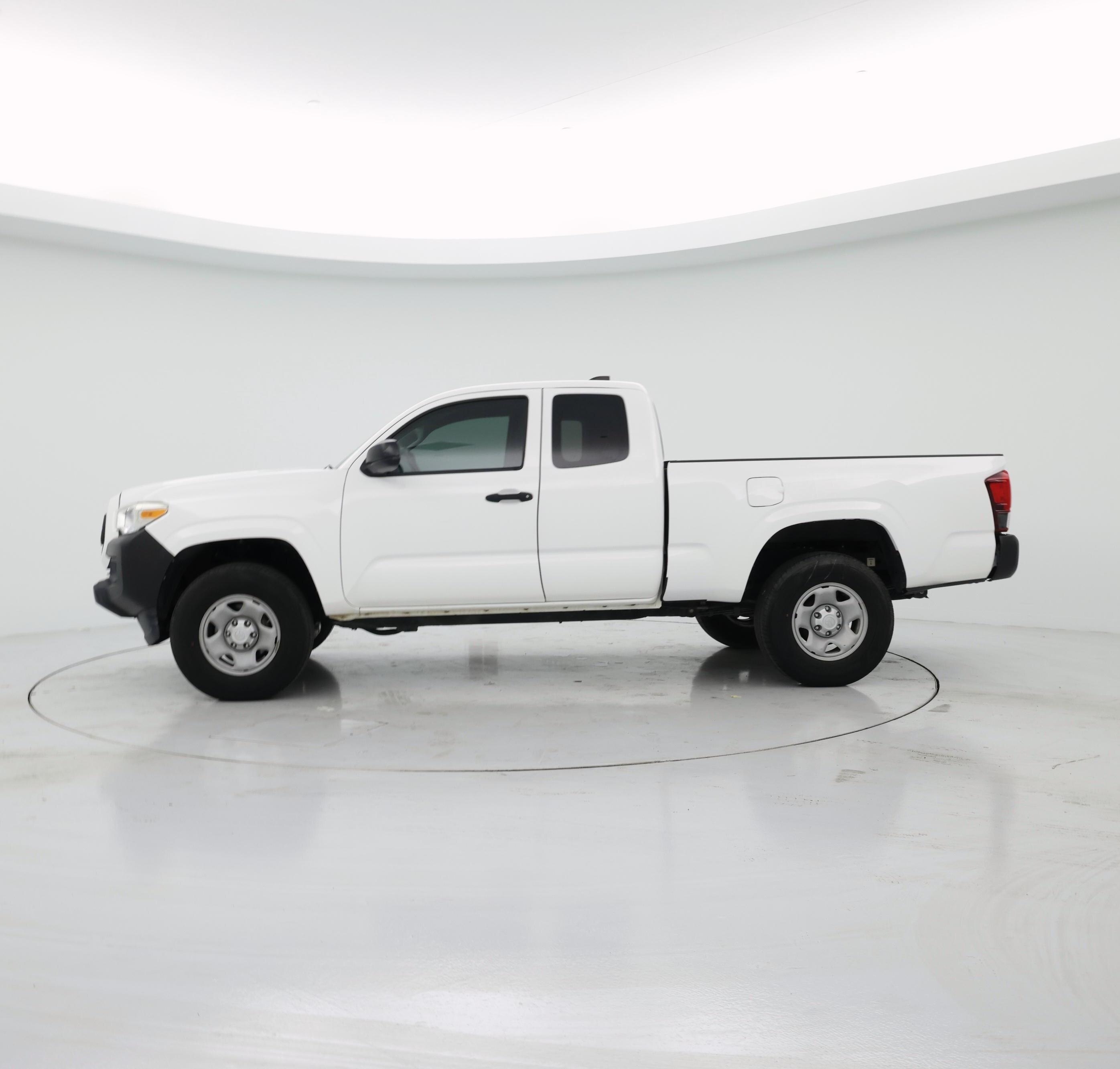 Thumbnail: 2020 Toyota Tacoma - 3