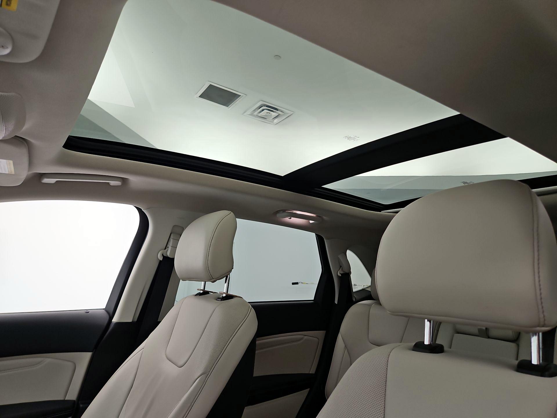 Thumbnail: 2019 Ford Edge - 20