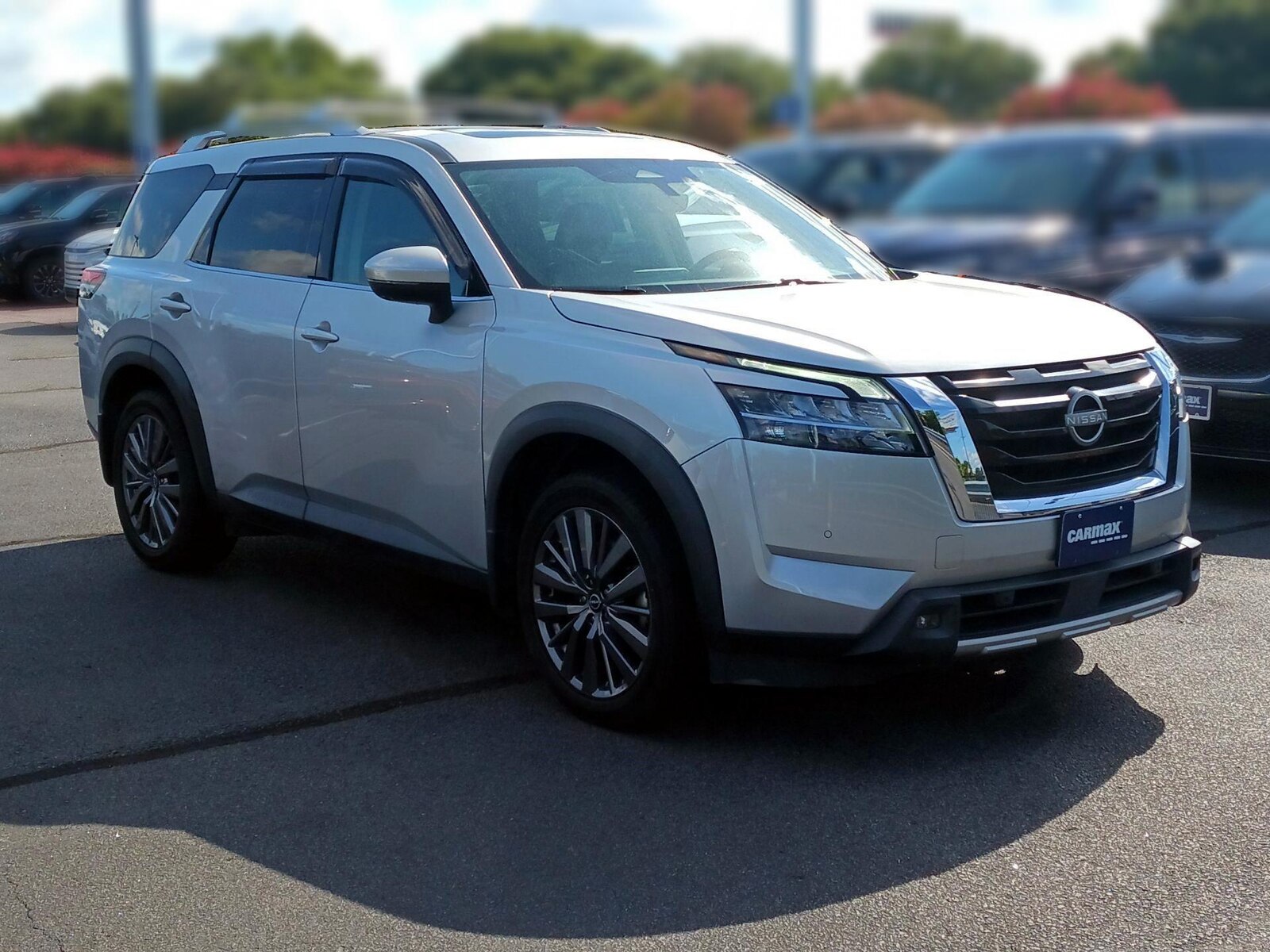 2023 Nissan Pathfinder SL - Photo 1
