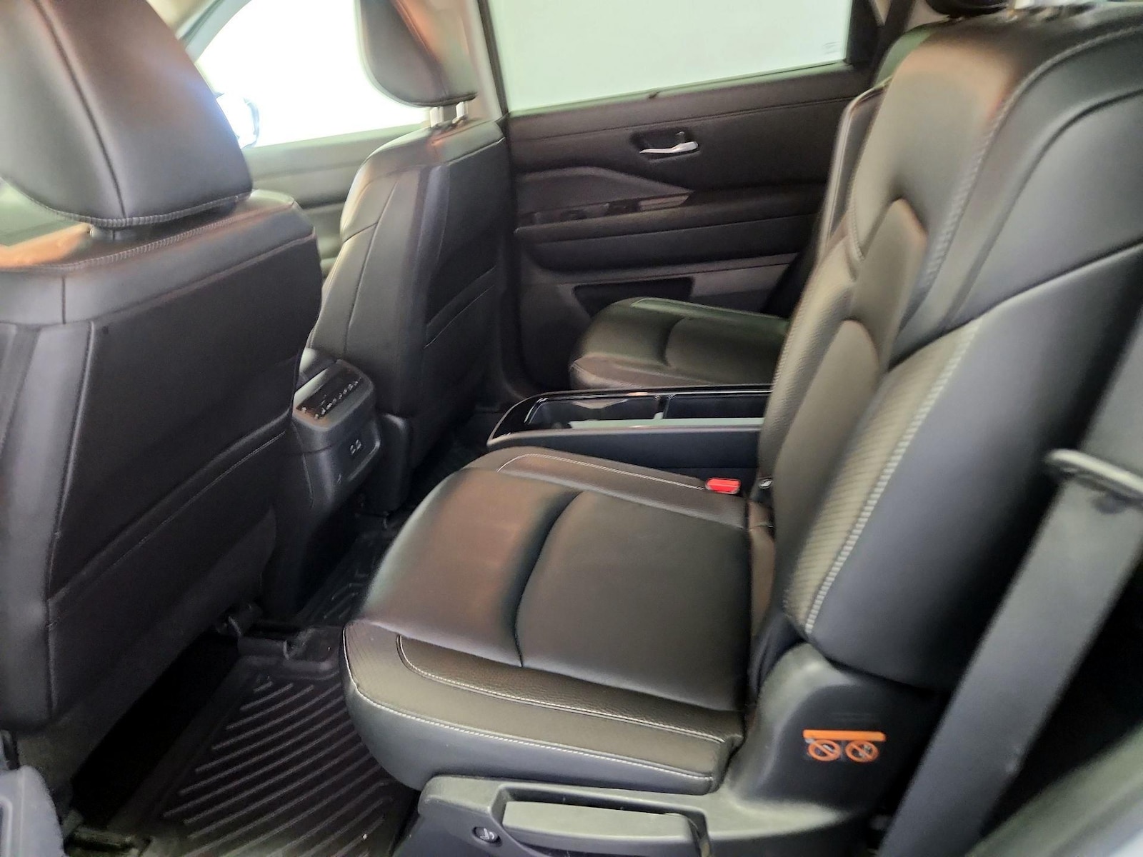 2023 Nissan Pathfinder SL - Photo 19