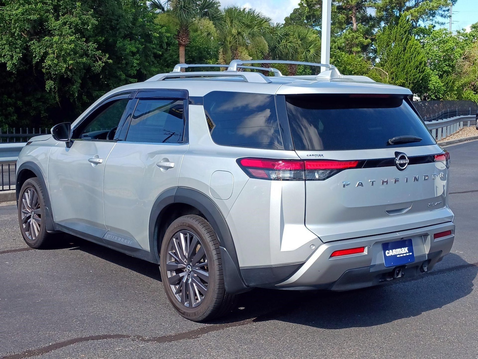 2023 Nissan Pathfinder SL - Photo 8