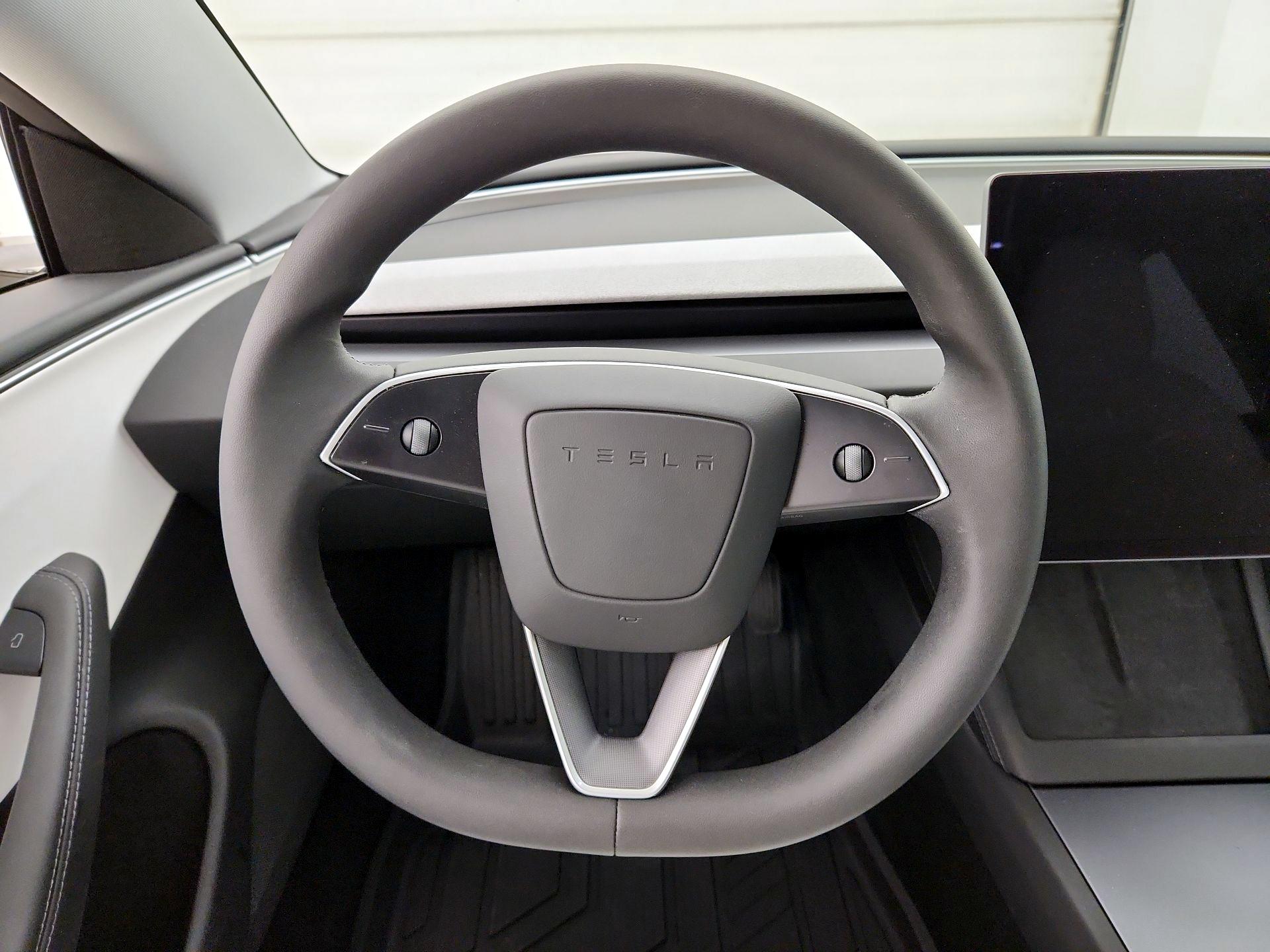 Thumbnail: 2025 Tesla Model 3 - 10