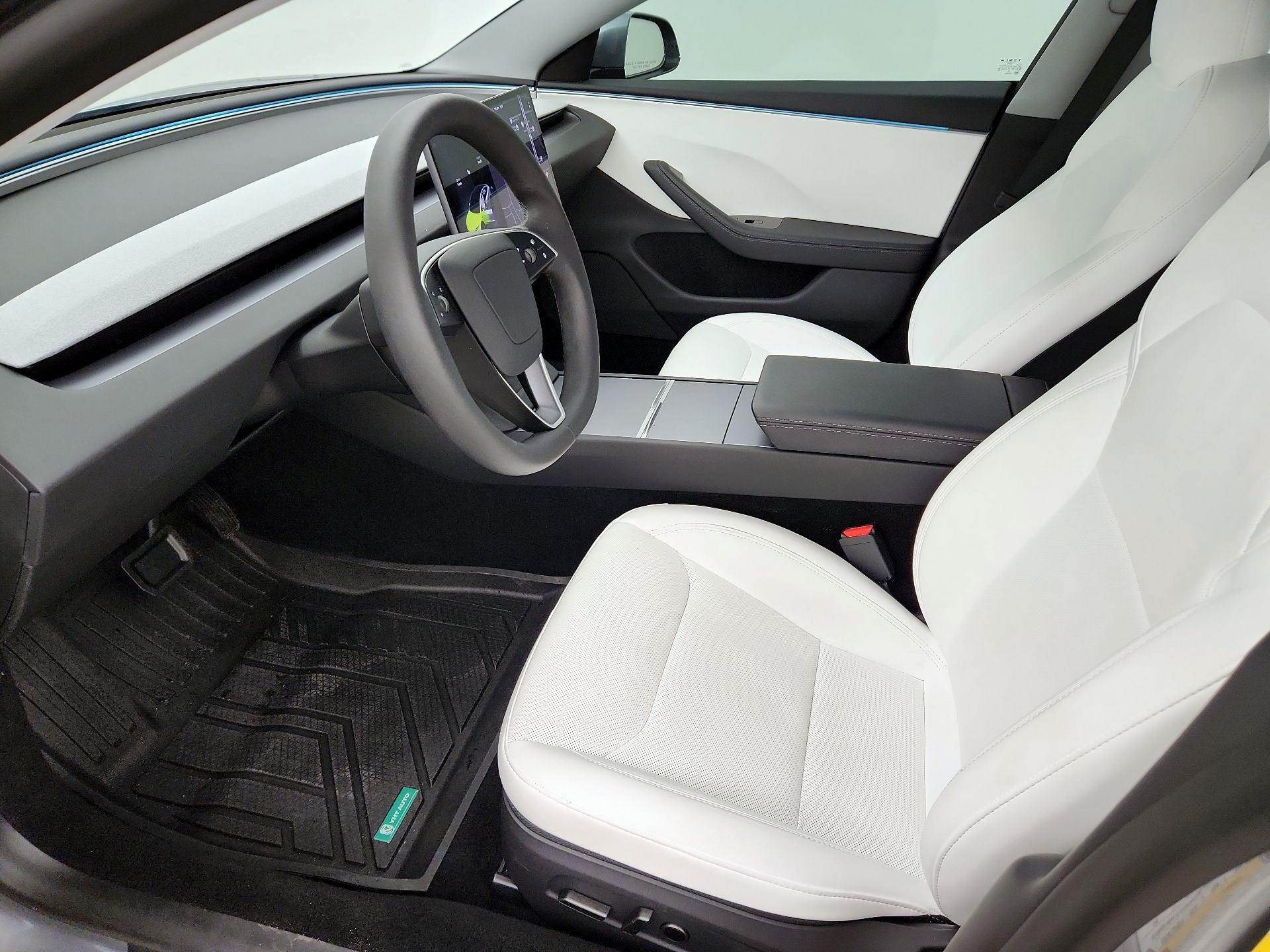 Thumbnail: 2025 Tesla Model 3 - 11