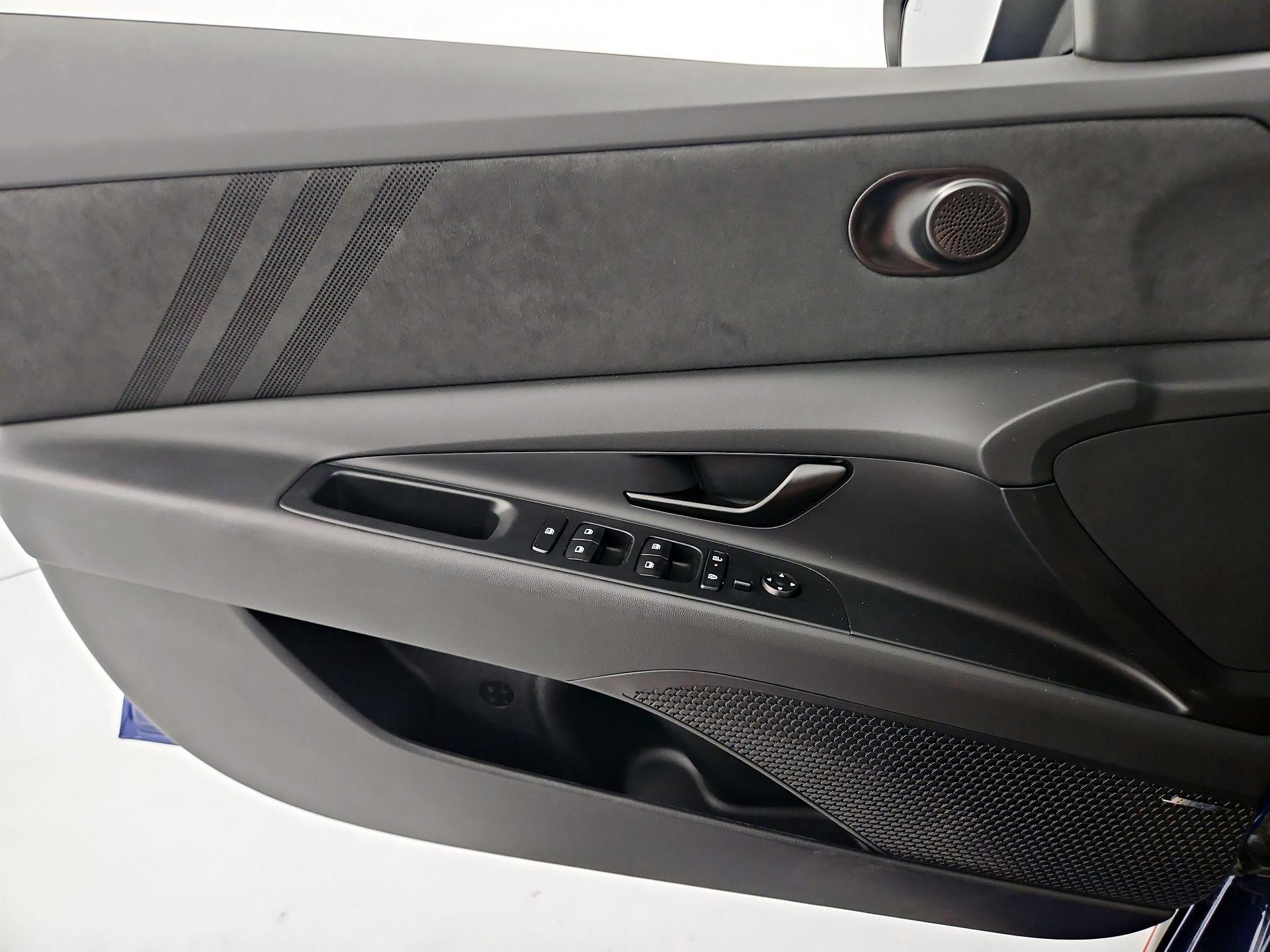 Thumbnail: 2025 Hyundai Elantra - 12