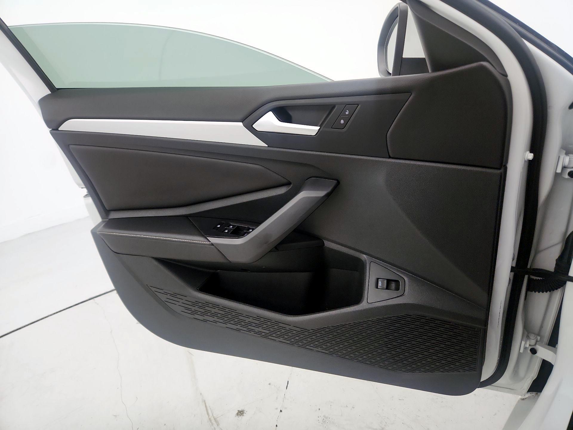 Thumbnail: 2025 Volkswagen Jetta - 12