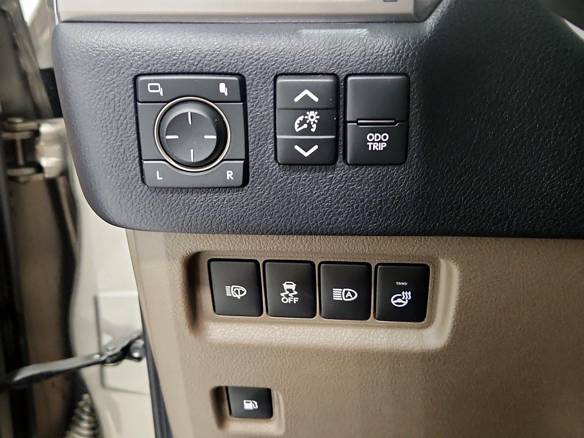 Thumbnail: 2023 Lexus GX - 13
