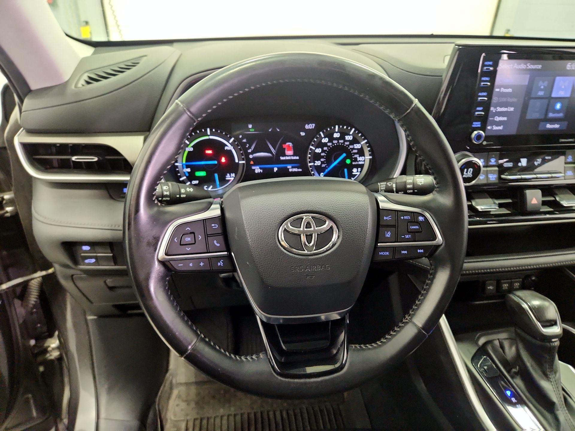 Thumbnail: 2021 Toyota Highlander - 10