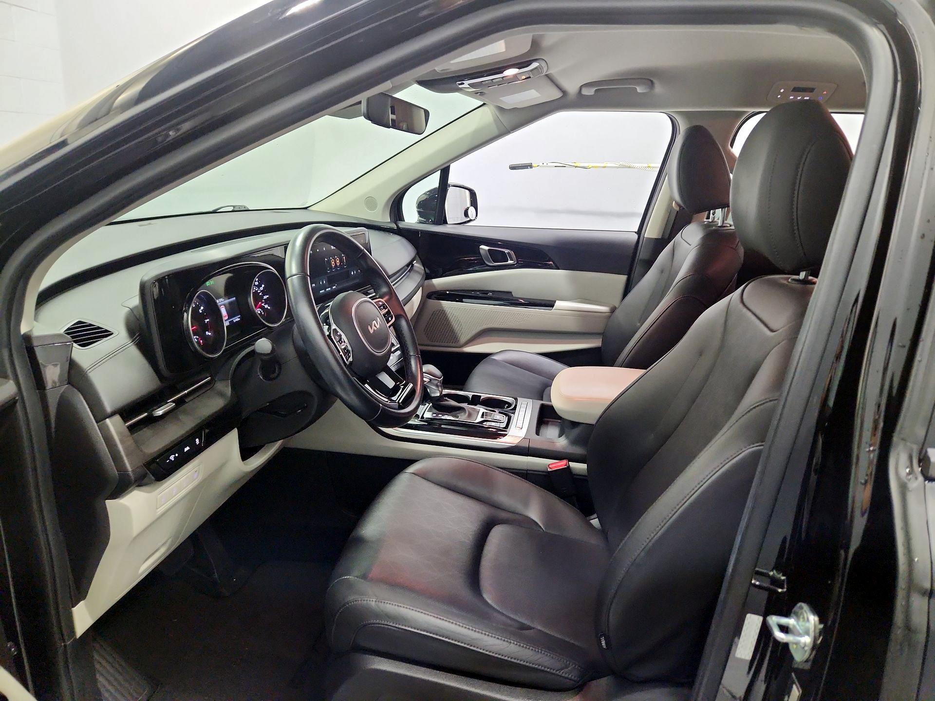 Thumbnail: 2022 Kia Carnival - 11