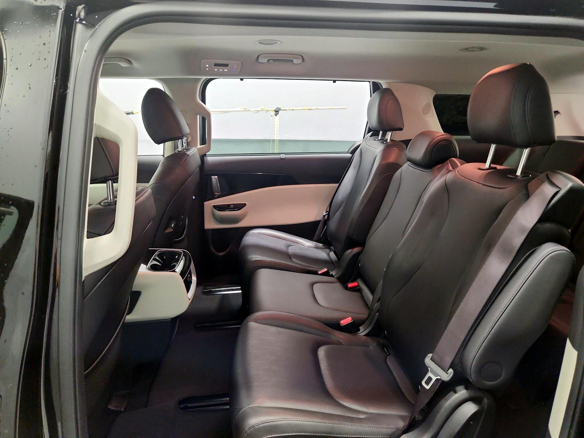 Thumbnail: 2022 Kia Carnival - 20