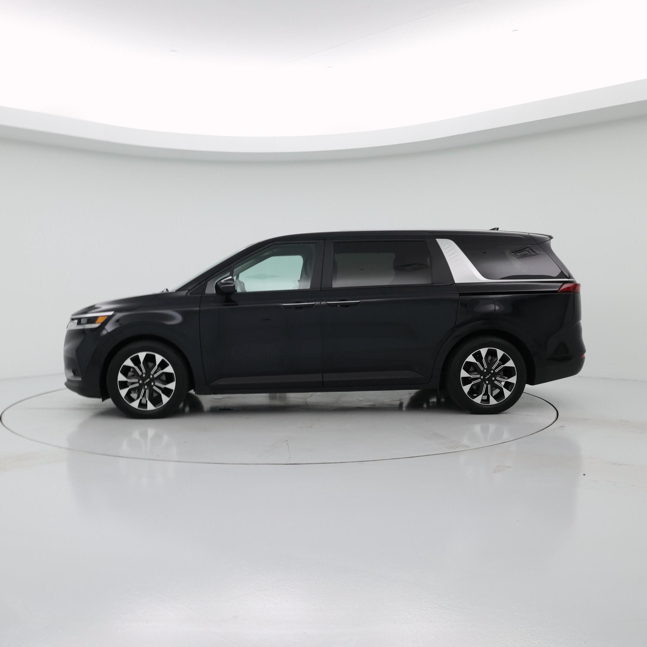 Thumbnail: 2022 Kia Carnival - 3
