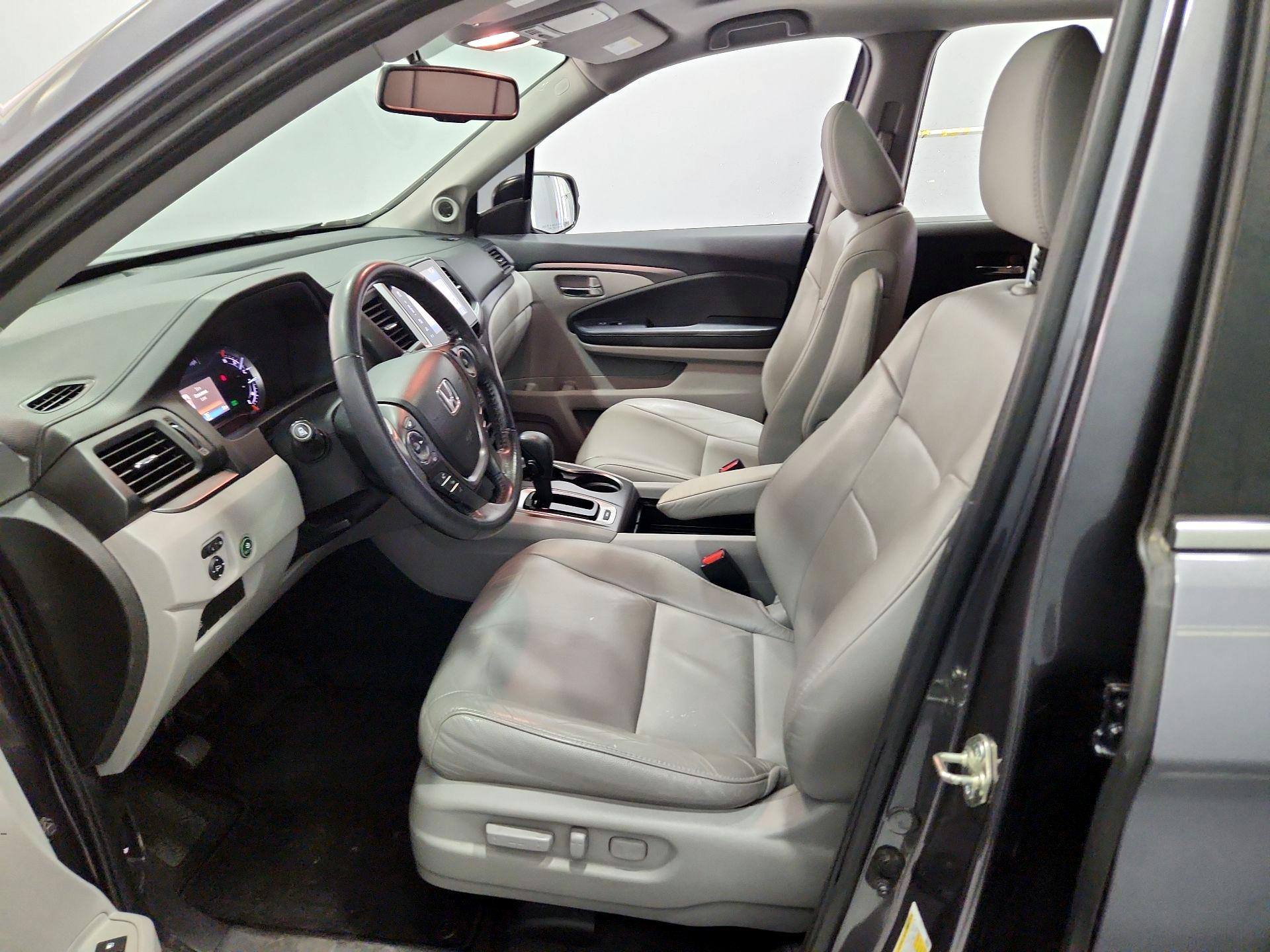 Thumbnail: 2018 Honda Pilot - 11