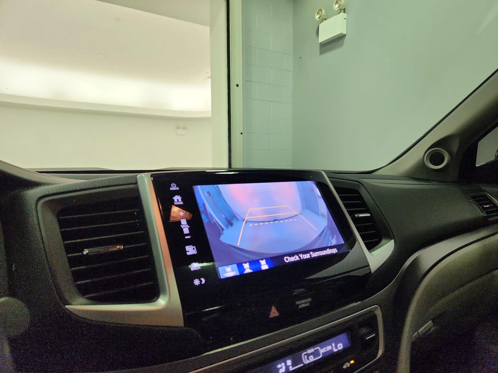 Thumbnail: 2018 Honda Pilot - 15