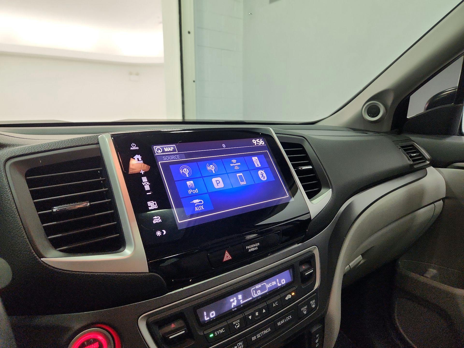 Thumbnail: 2018 Honda Pilot - 16