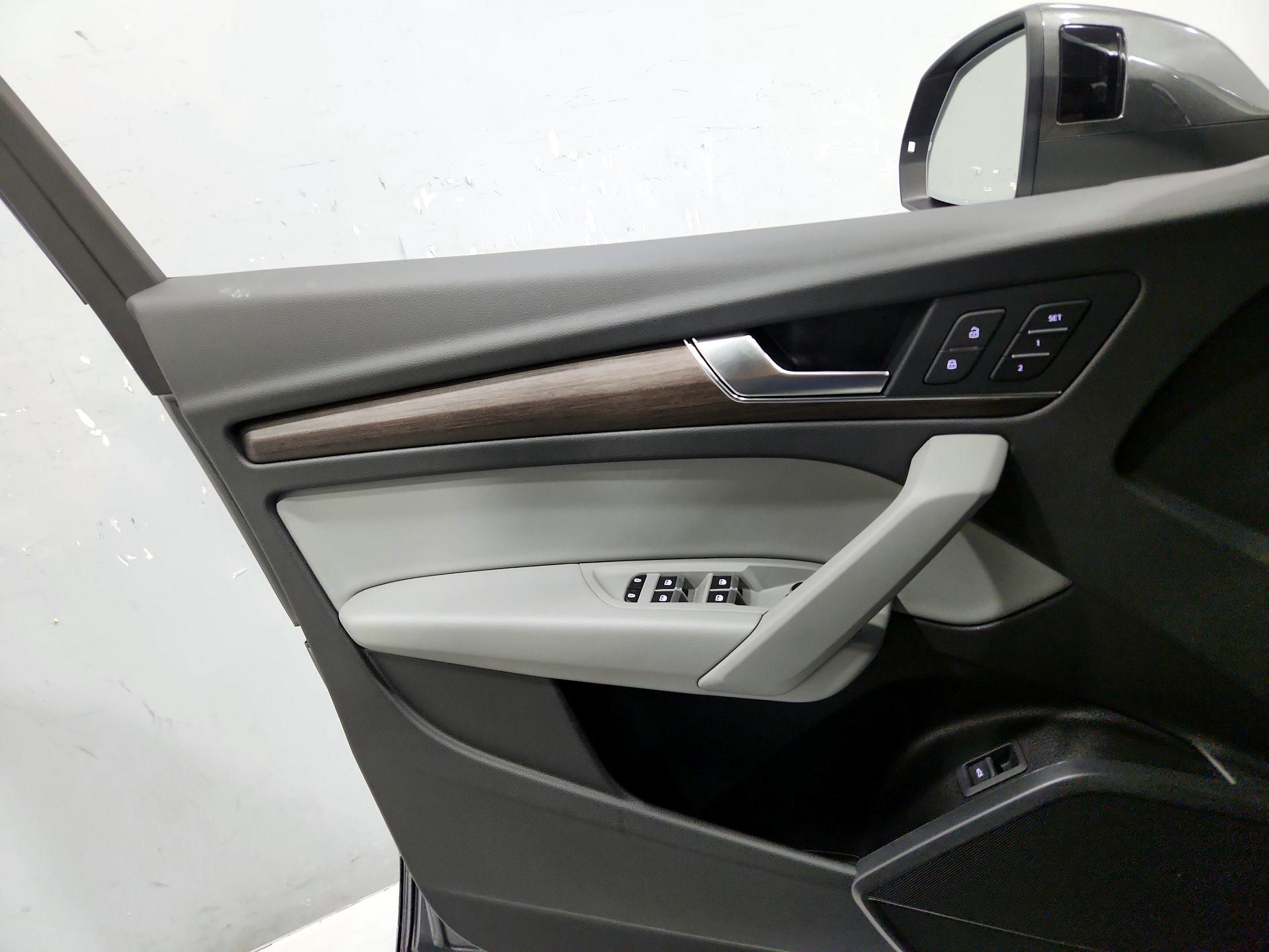 Thumbnail: 2024 Audi Q5 - 12