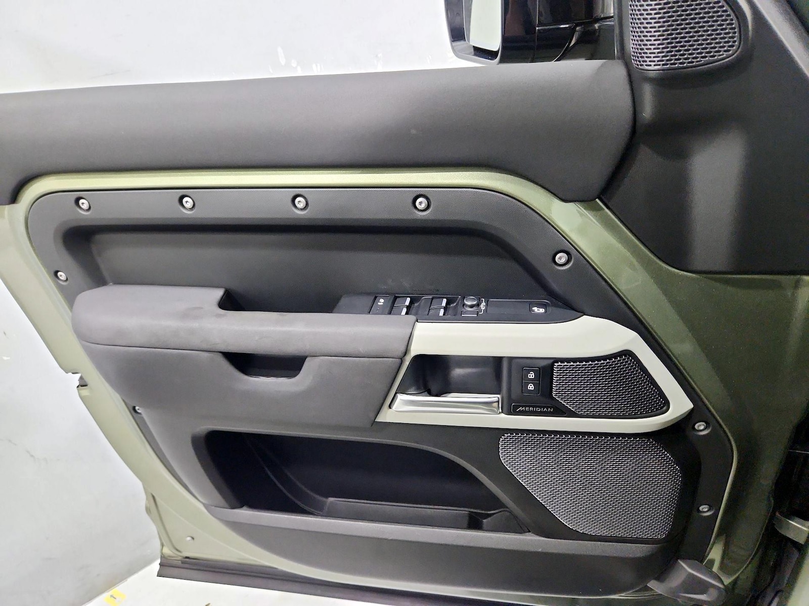 2022 Land Rover Defender S - Photo 13