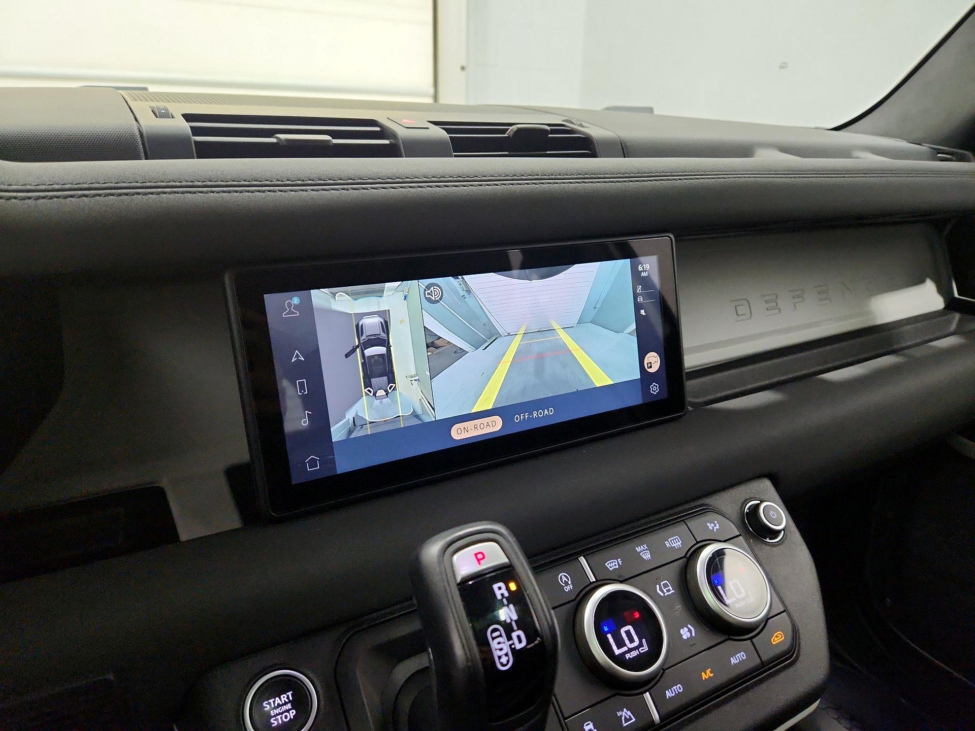 Thumbnail: 2022 Land Rover Defender - 15