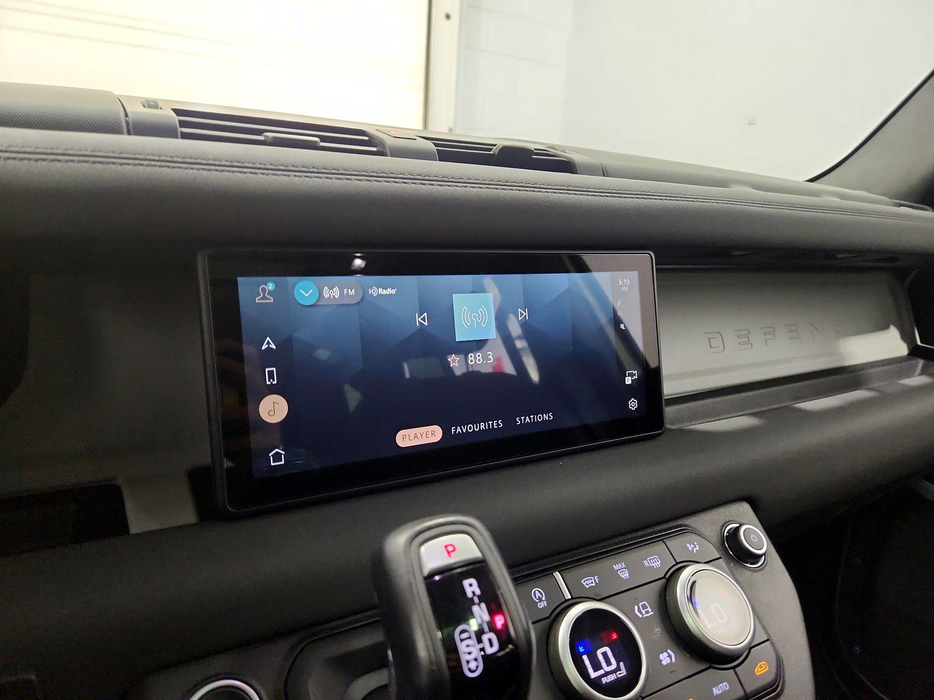 Thumbnail: 2022 Land Rover Defender - 16