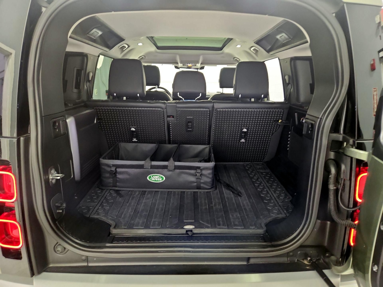 2022 Land Rover Defender S - Photo 23