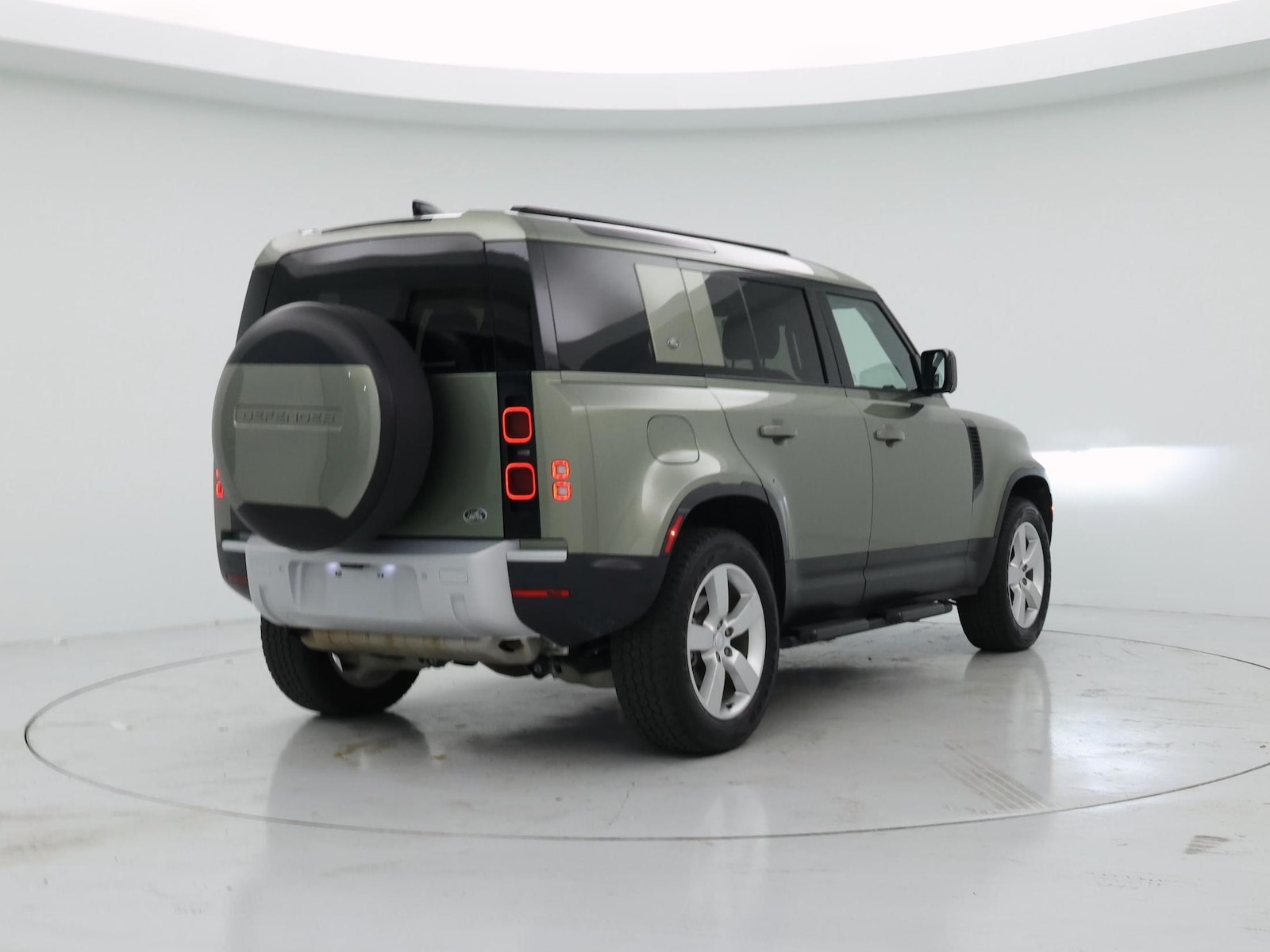 2022 Land Rover Defender S - Photo 9