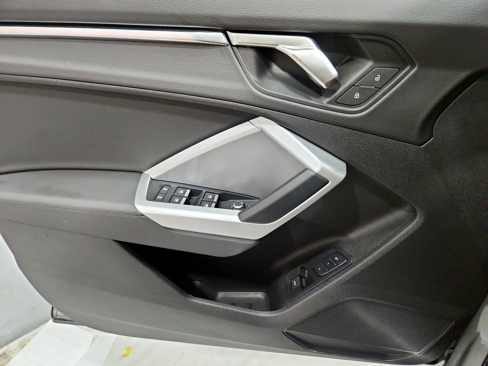 Thumbnail: 2022 Audi Q3 - 12