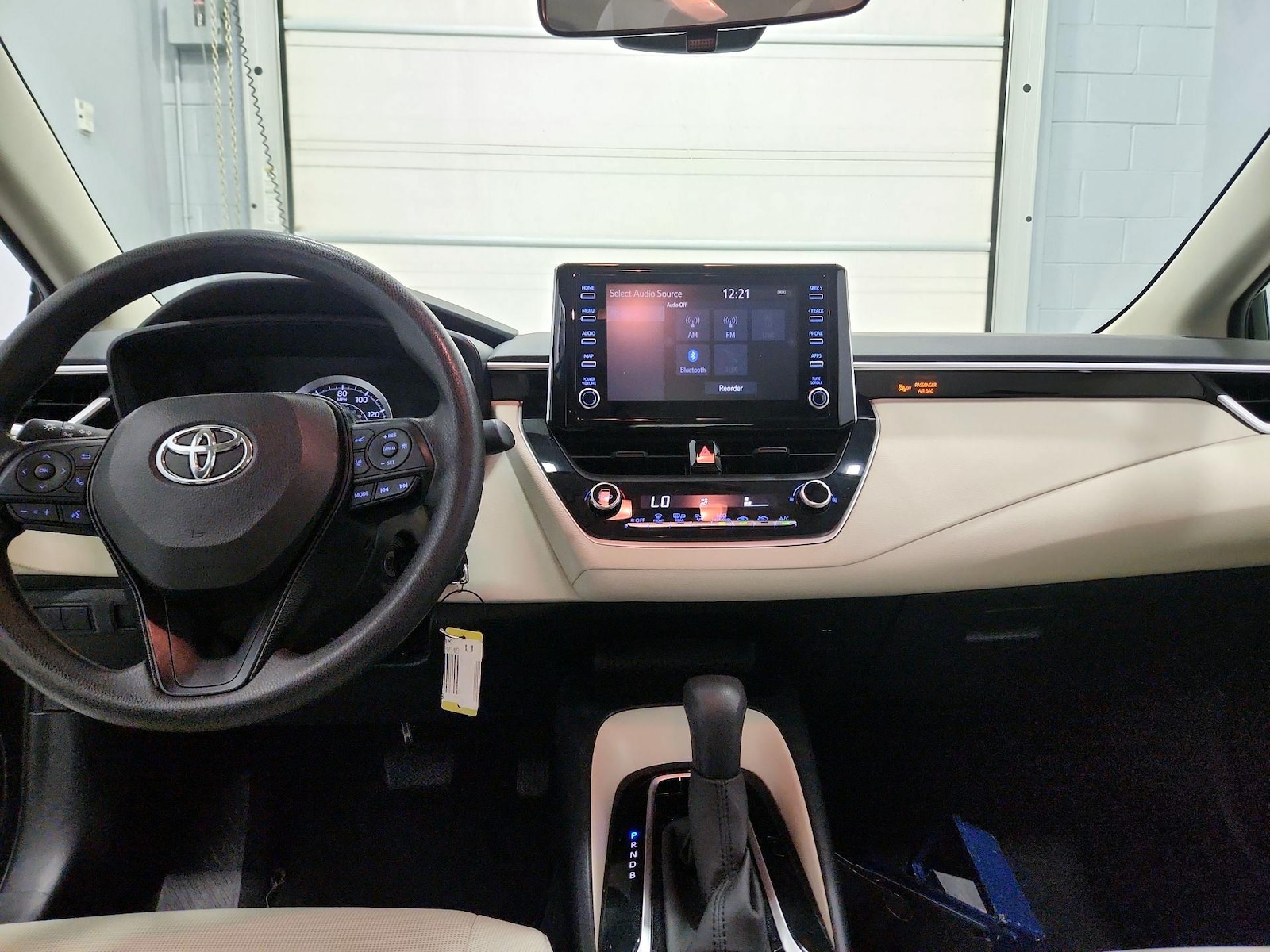 2020 Toyota Corolla LE - Photo 10
