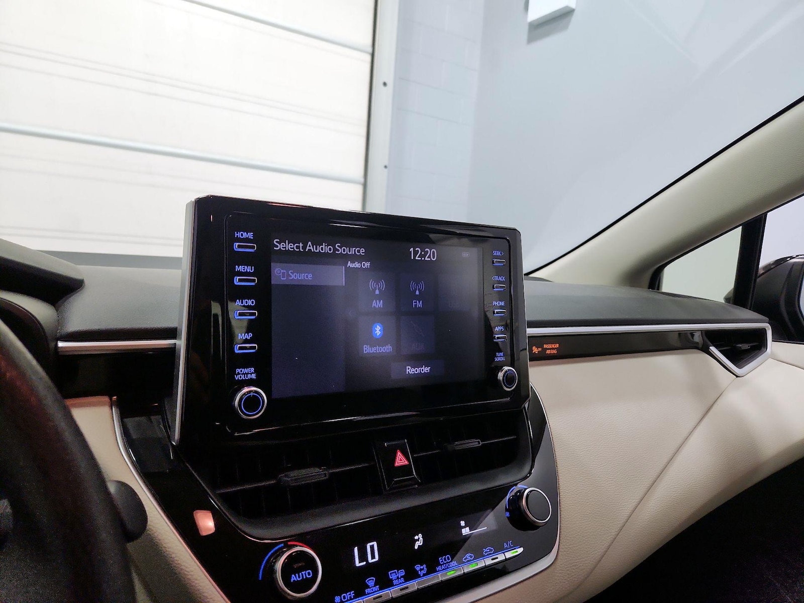 2020 Toyota Corolla LE - Photo 16