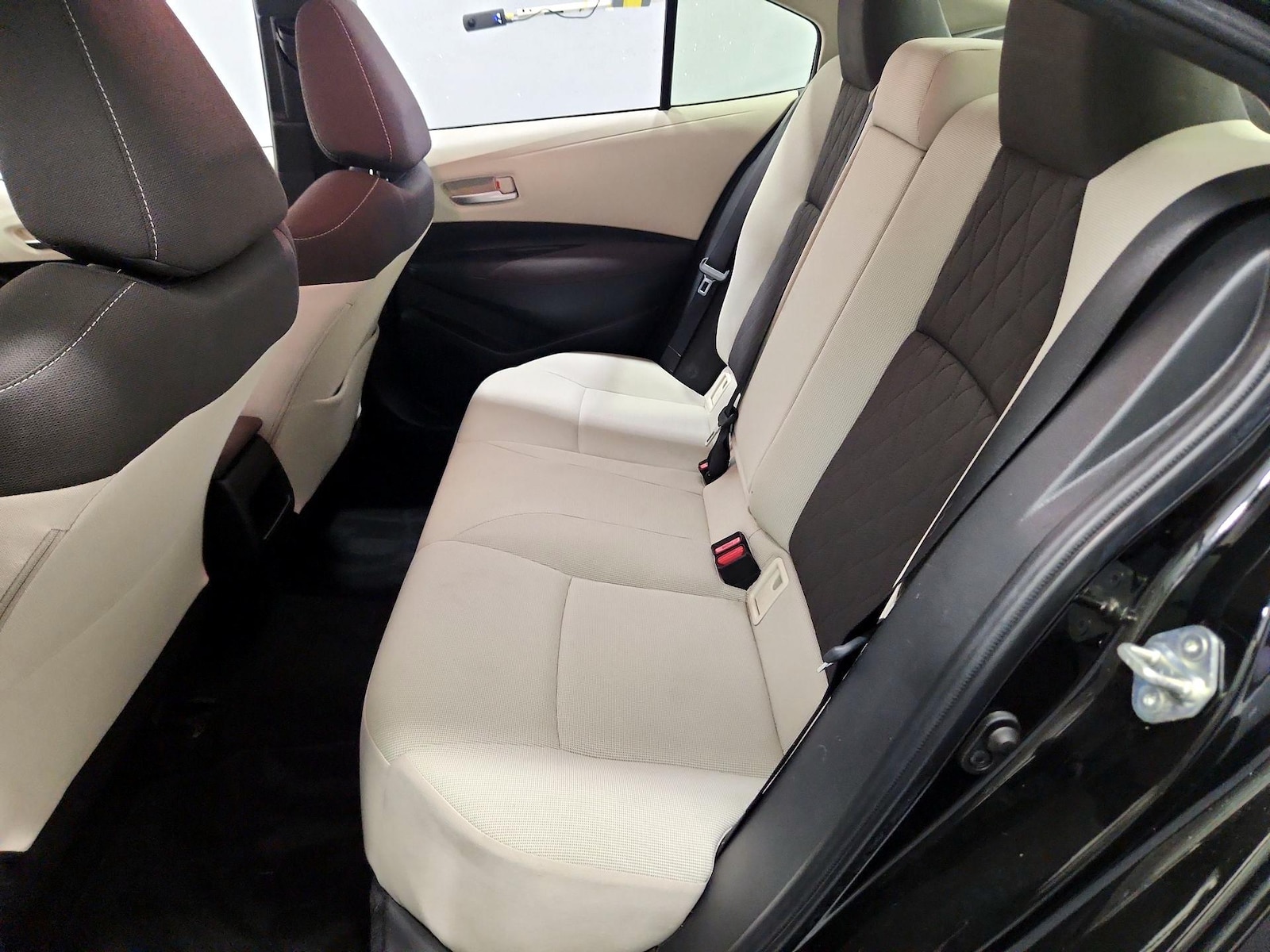2020 Toyota Corolla LE - Photo 20