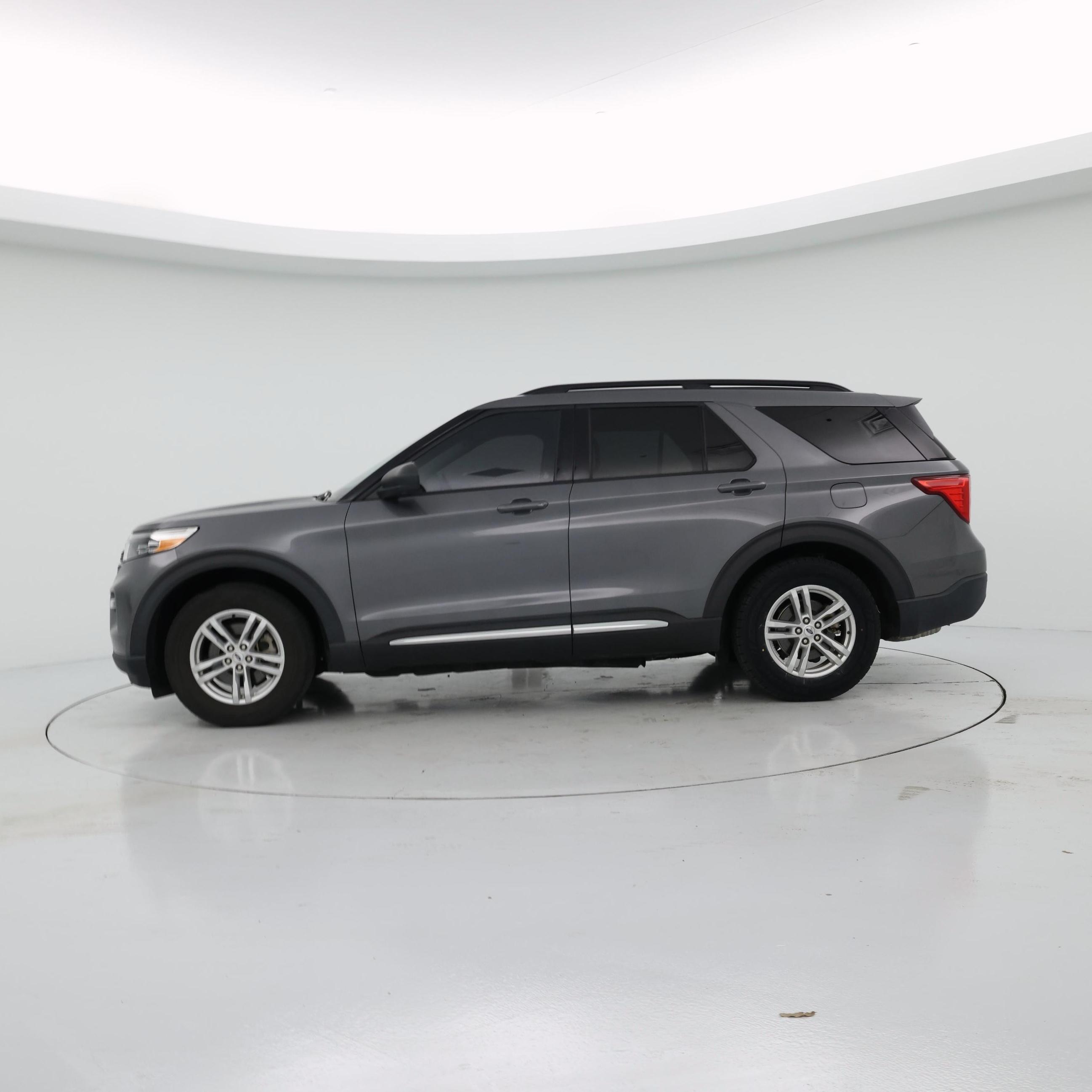 Thumbnail: 2021 Ford Explorer - 3
