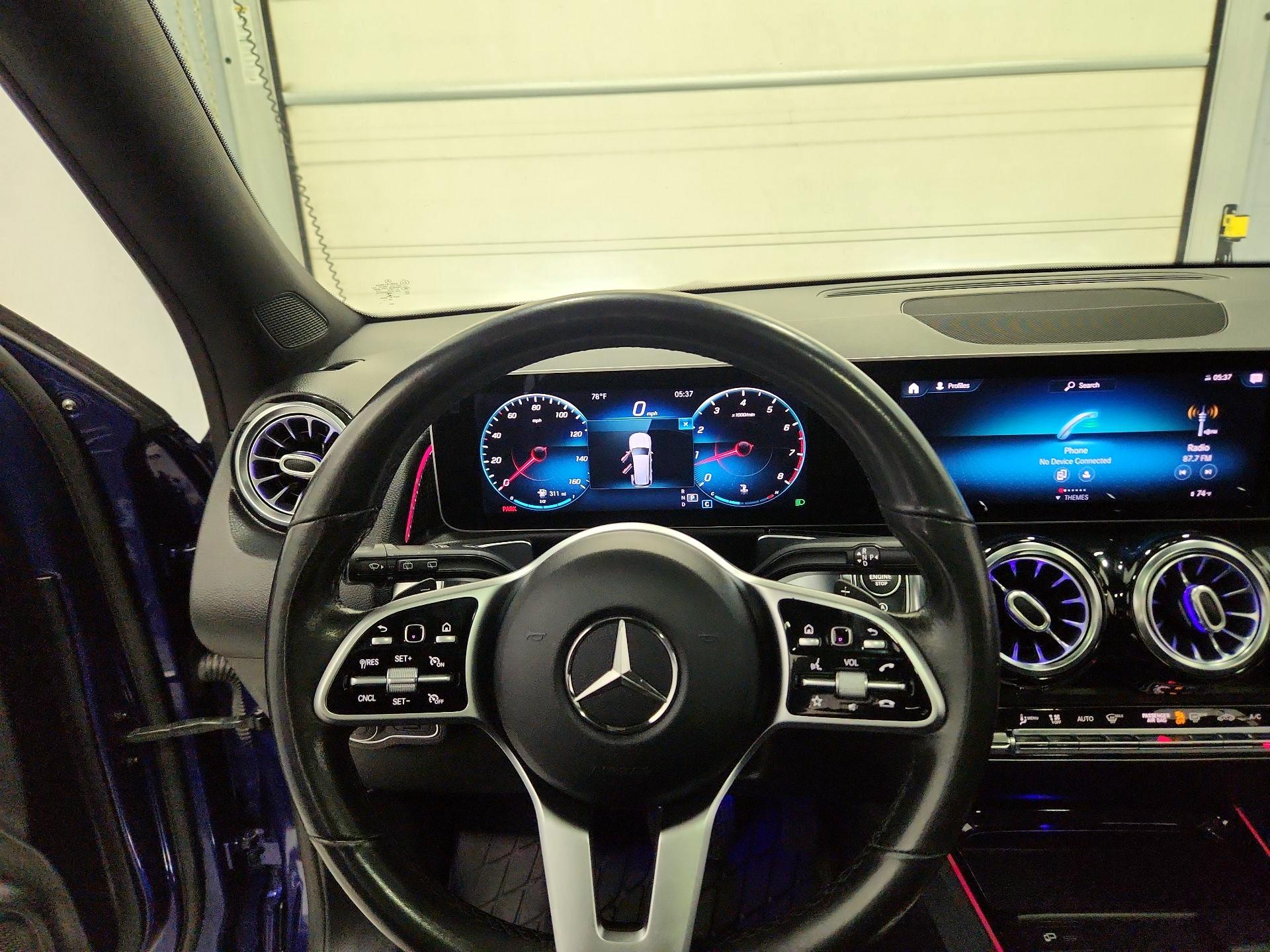 Thumbnail: 2021 Mercedes-Benz GLB - 10