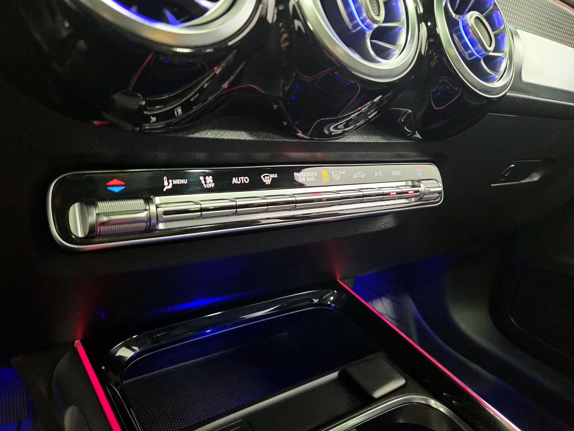 Thumbnail: 2021 Mercedes-Benz GLB - 16