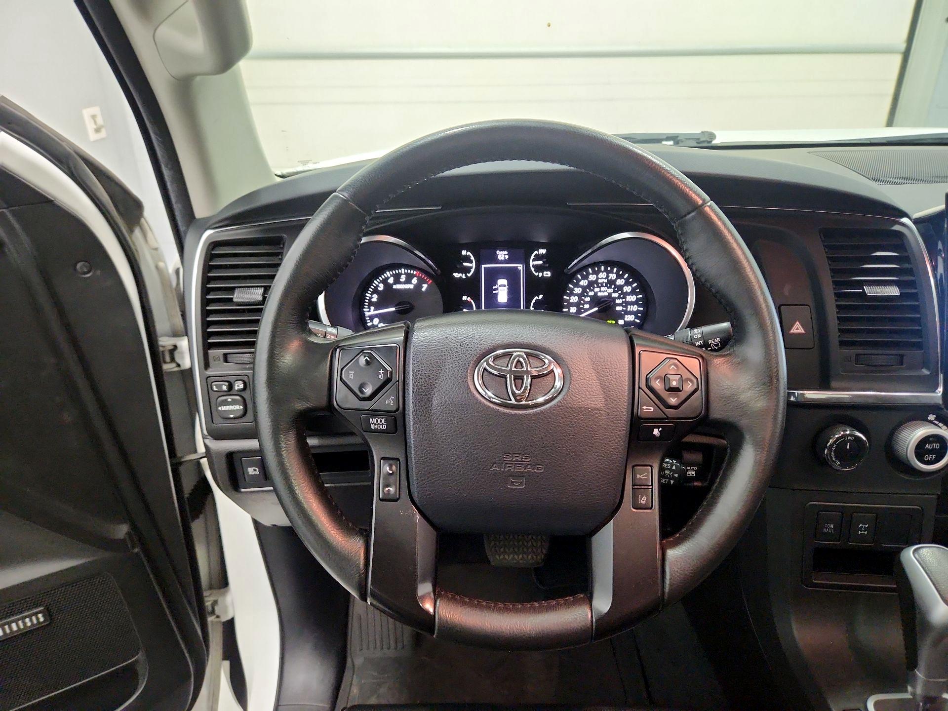 Thumbnail: 2020 Toyota Sequoia - 10