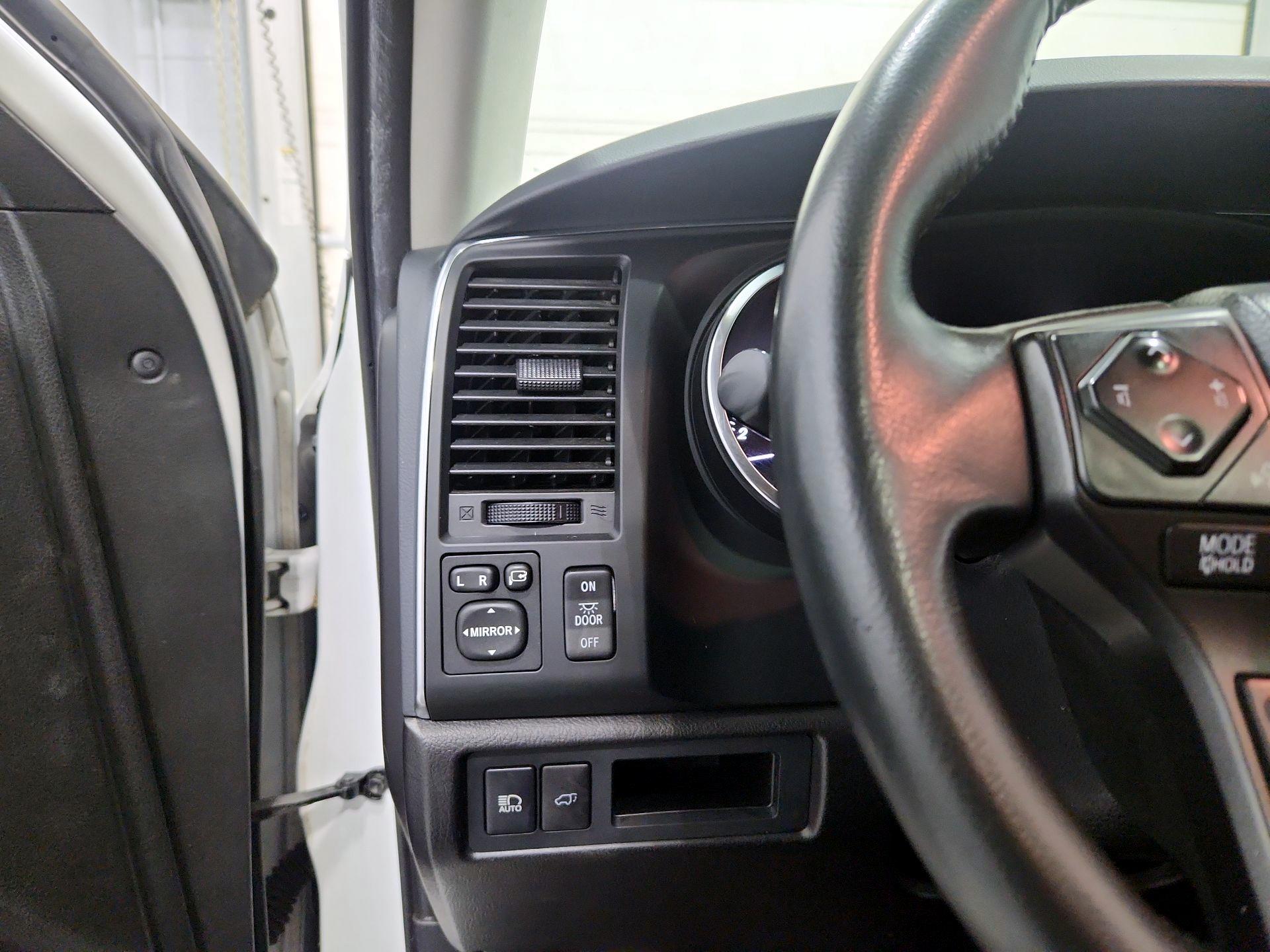 Thumbnail: 2020 Toyota Sequoia - 13