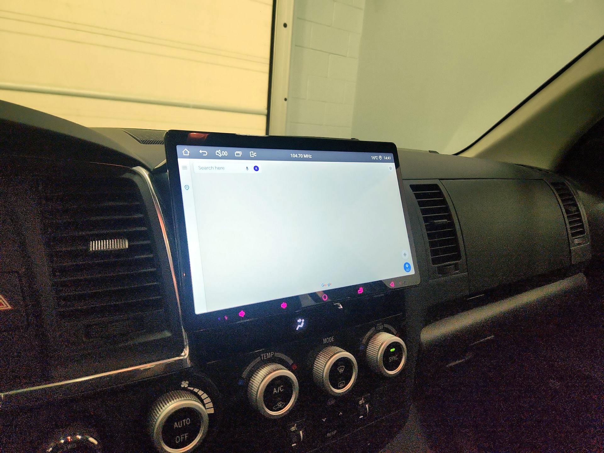 Thumbnail: 2020 Toyota Sequoia - 14