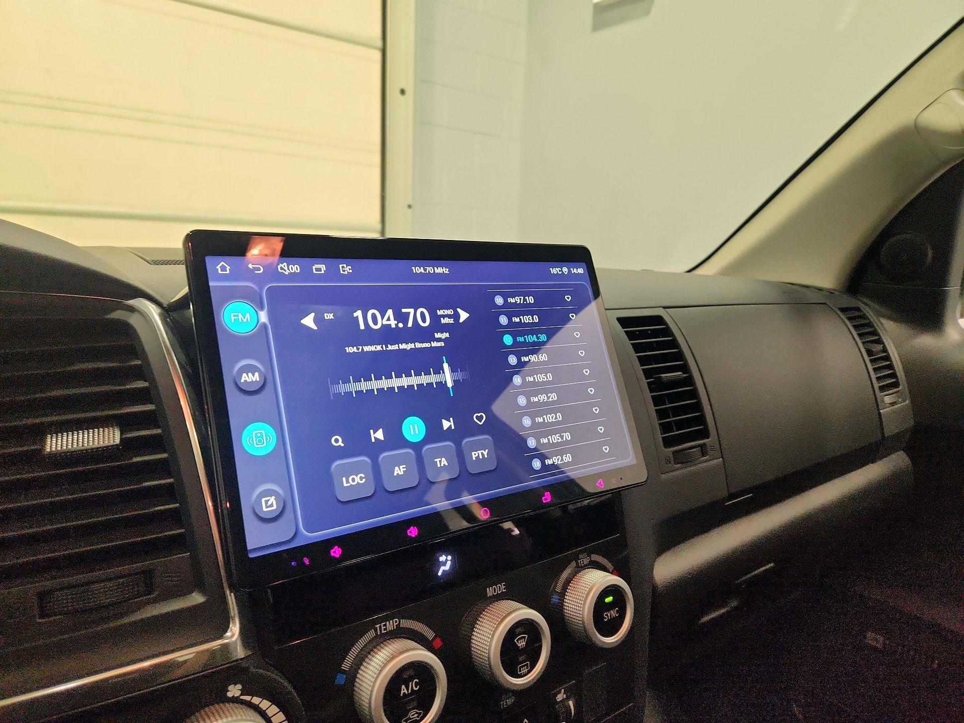 Thumbnail: 2020 Toyota Sequoia - 16