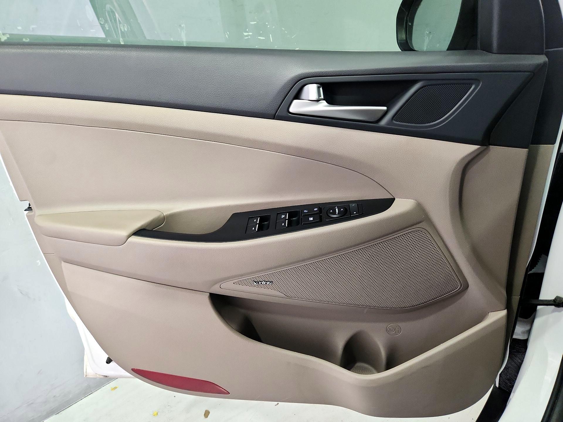 Thumbnail: 2021 Hyundai Tucson - 12