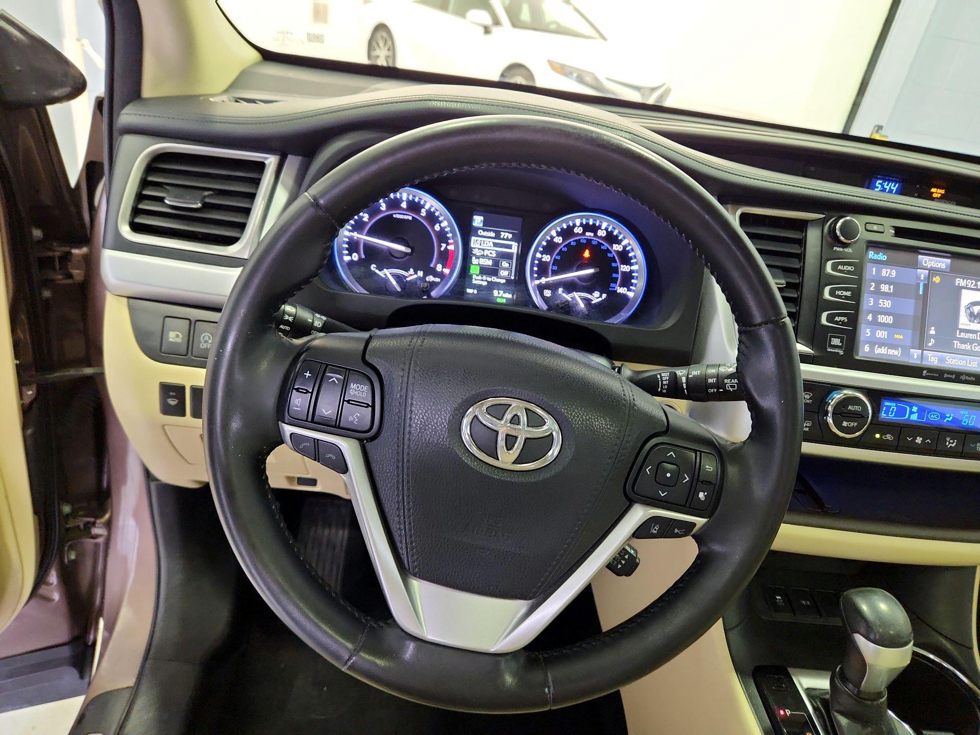 Thumbnail: 2018 Toyota Highlander - 10