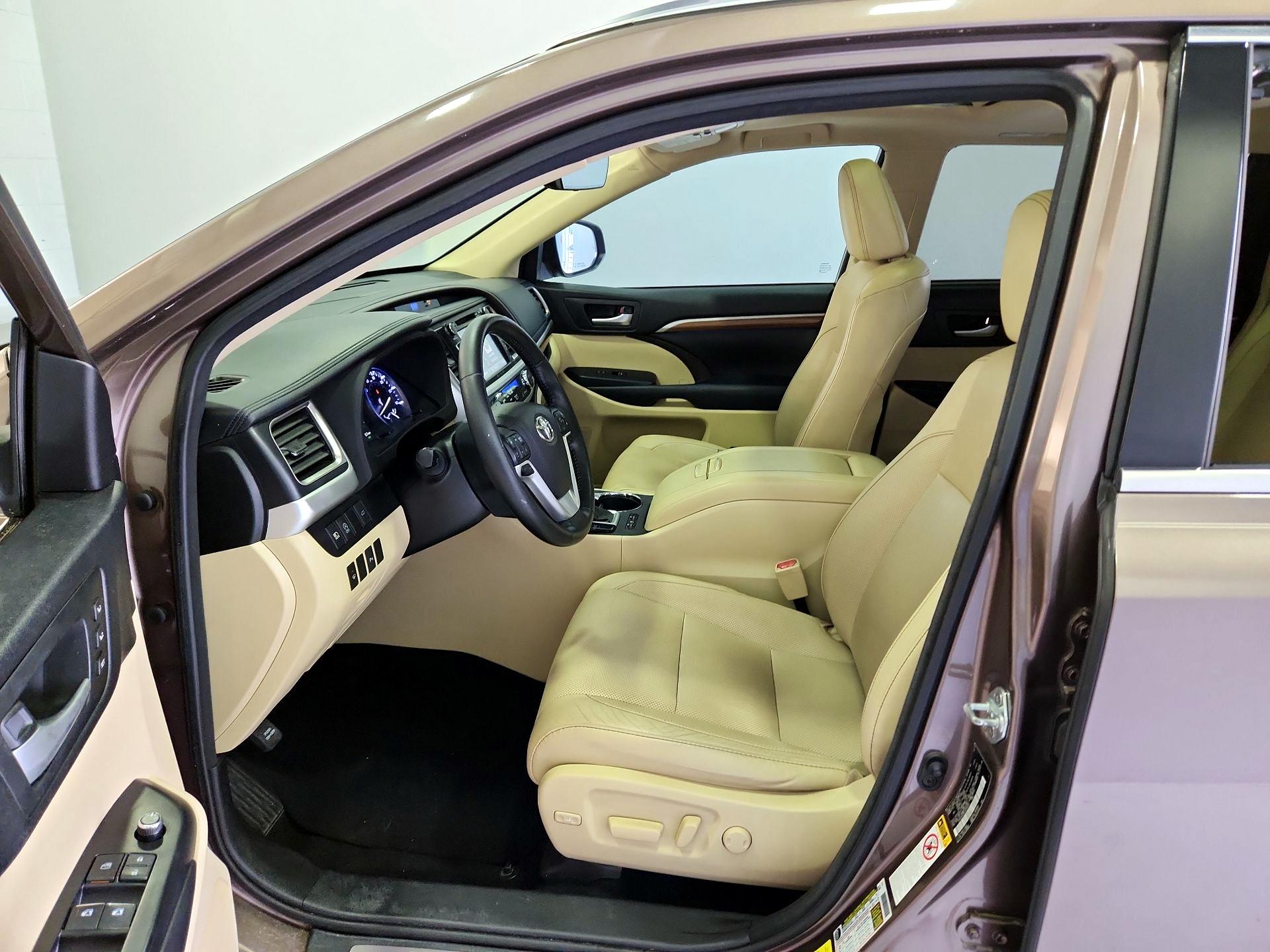 Thumbnail: 2018 Toyota Highlander - 11