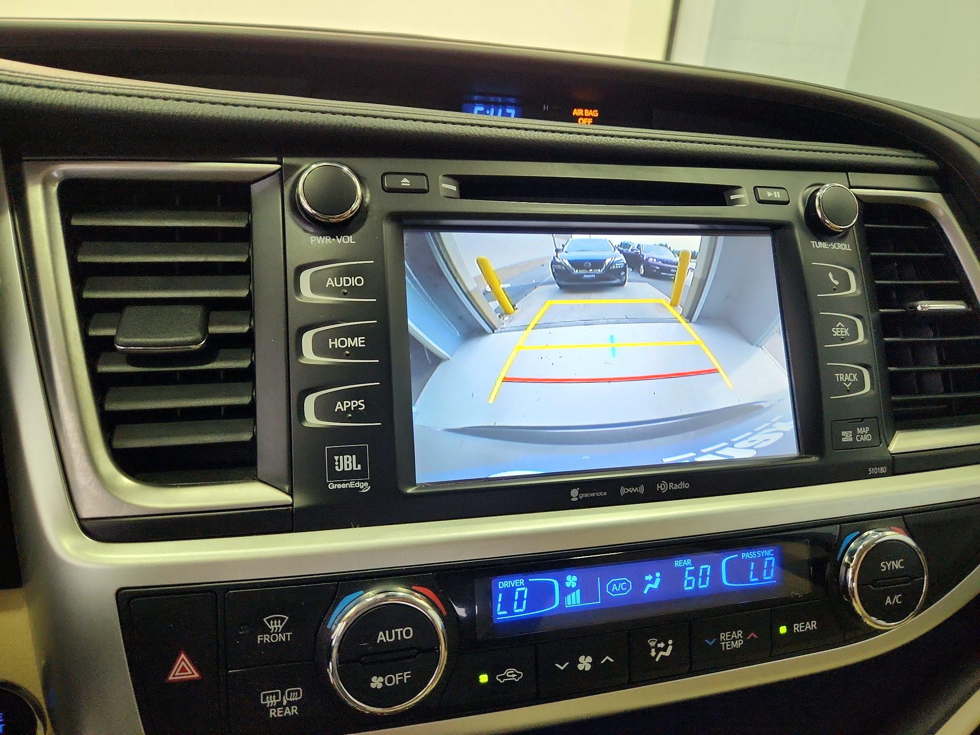Thumbnail: 2018 Toyota Highlander - 14
