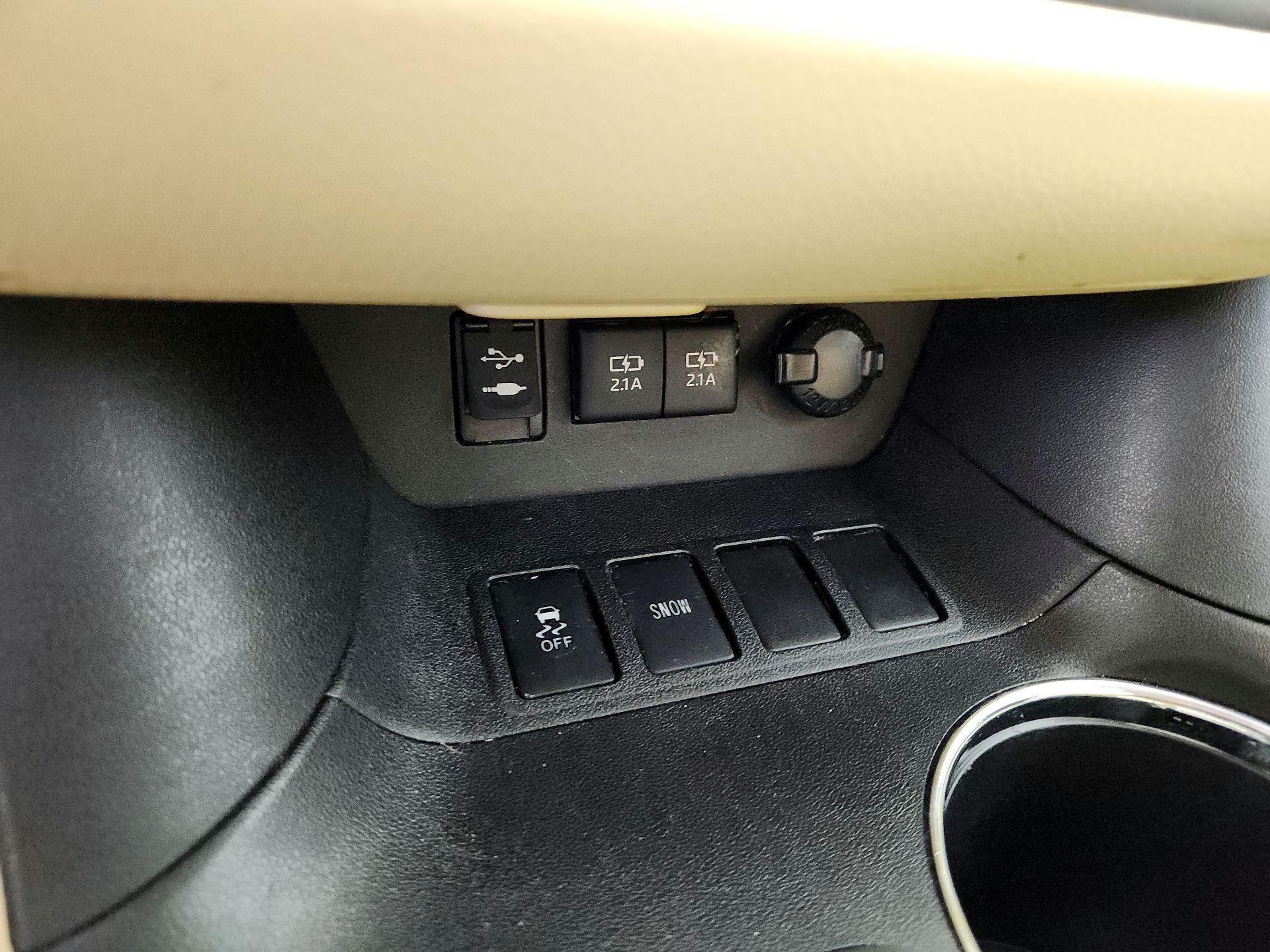 Thumbnail: 2018 Toyota Highlander - 18