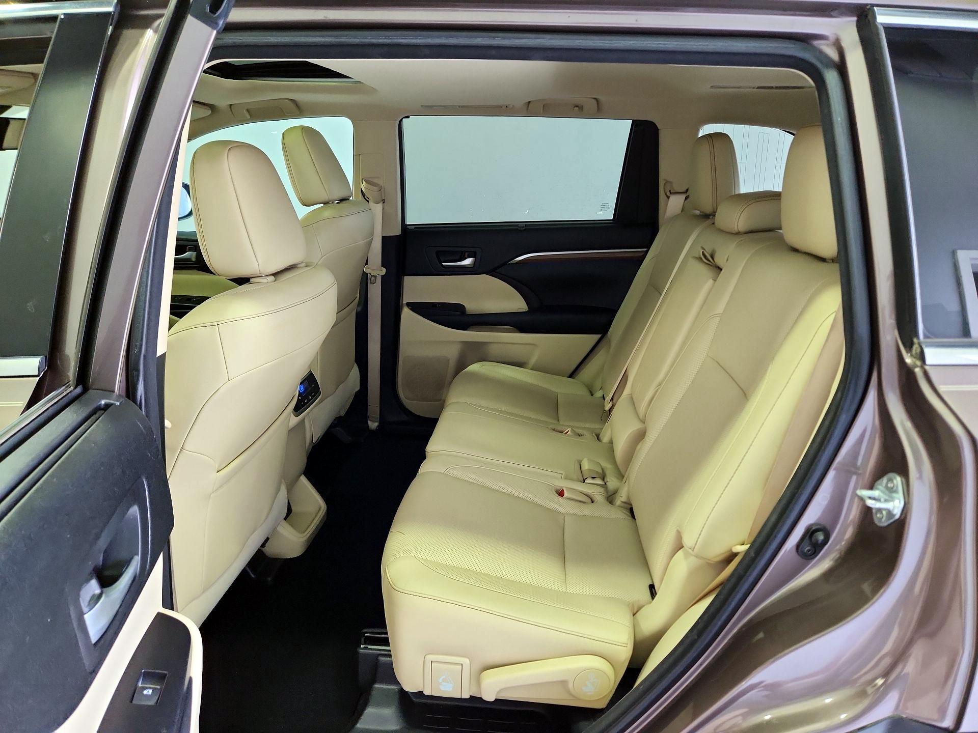 Thumbnail: 2018 Toyota Highlander - 20