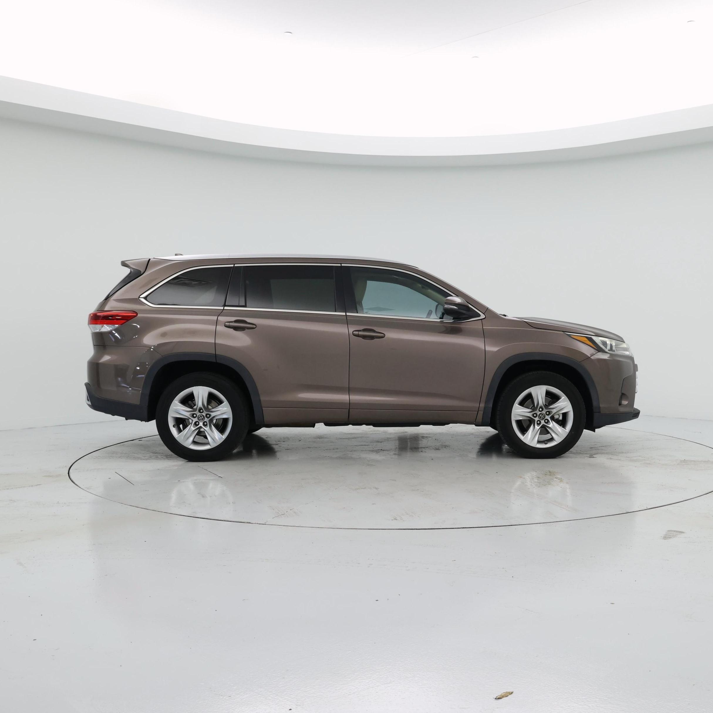 Thumbnail: 2018 Toyota Highlander - 7