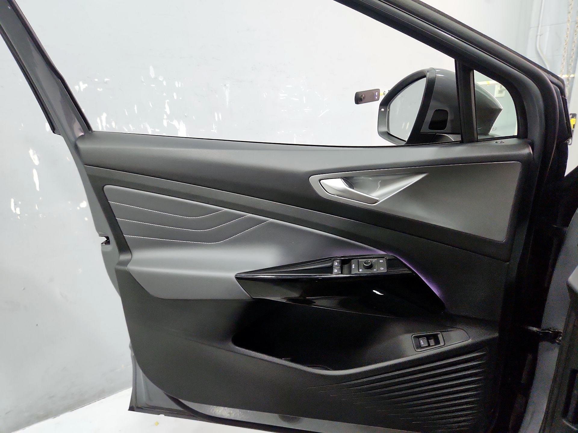 Thumbnail: 2023 Volkswagen ID.4 - 12
