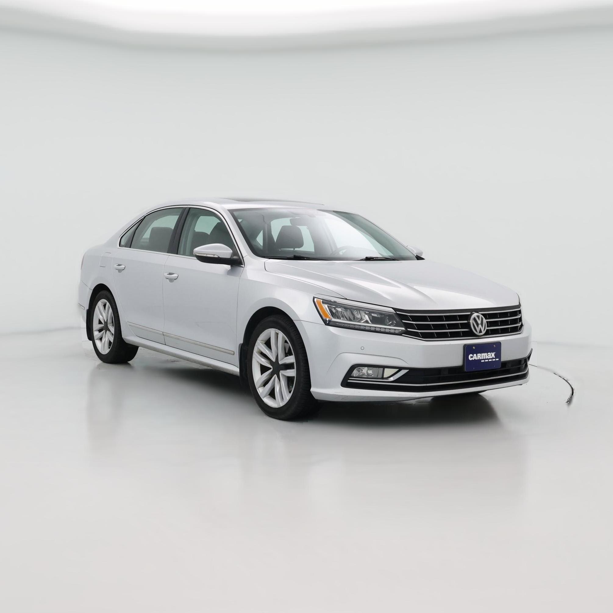 Thumbnail: 2017 Volkswagen Passat - 1