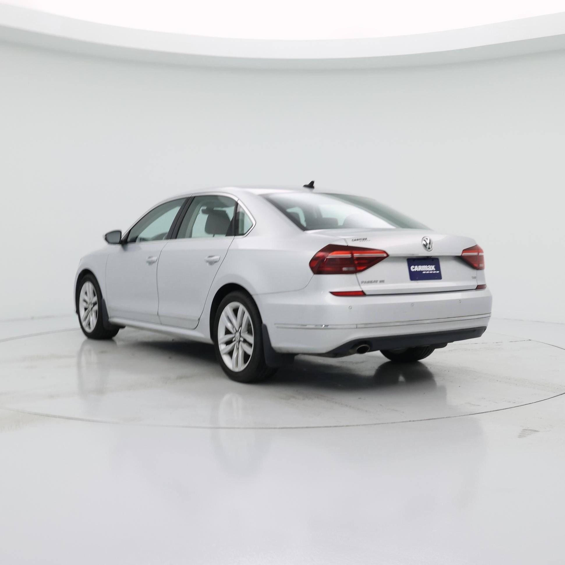 Thumbnail: 2017 Volkswagen Passat - 2