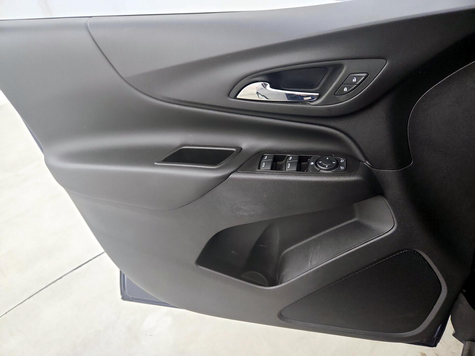 Thumbnail: 2022 Chevrolet Equinox - 12